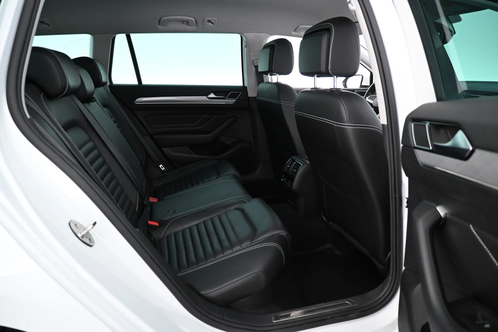 Car Image - 7MqXNPFf2eX9l6zhug2ow