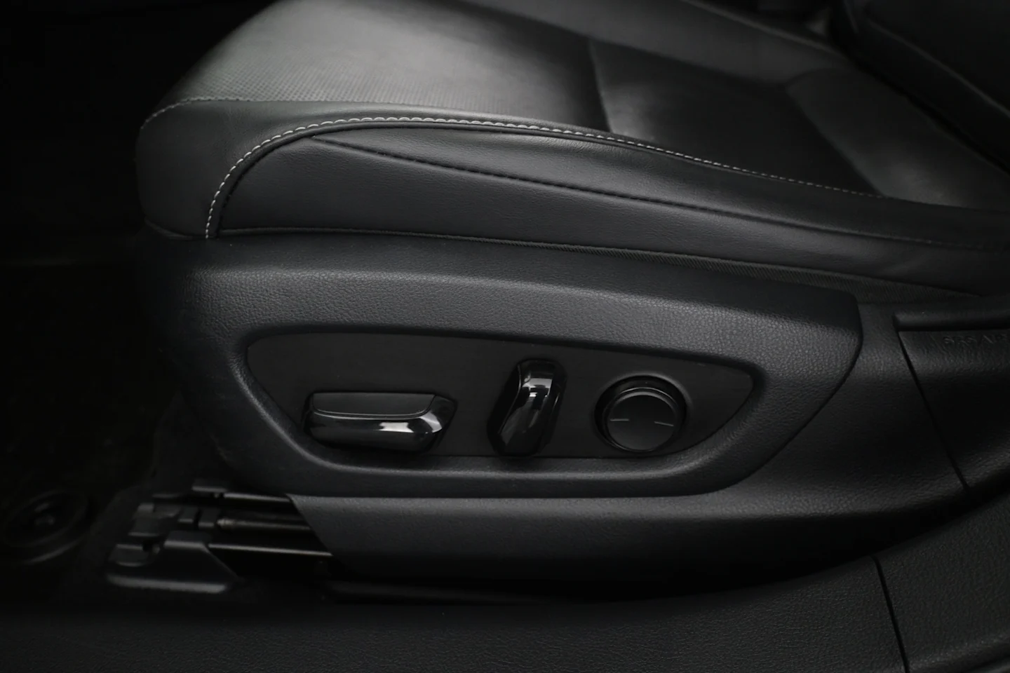 Car Image - iDVTGOn2b5sG4IIegPqFf
