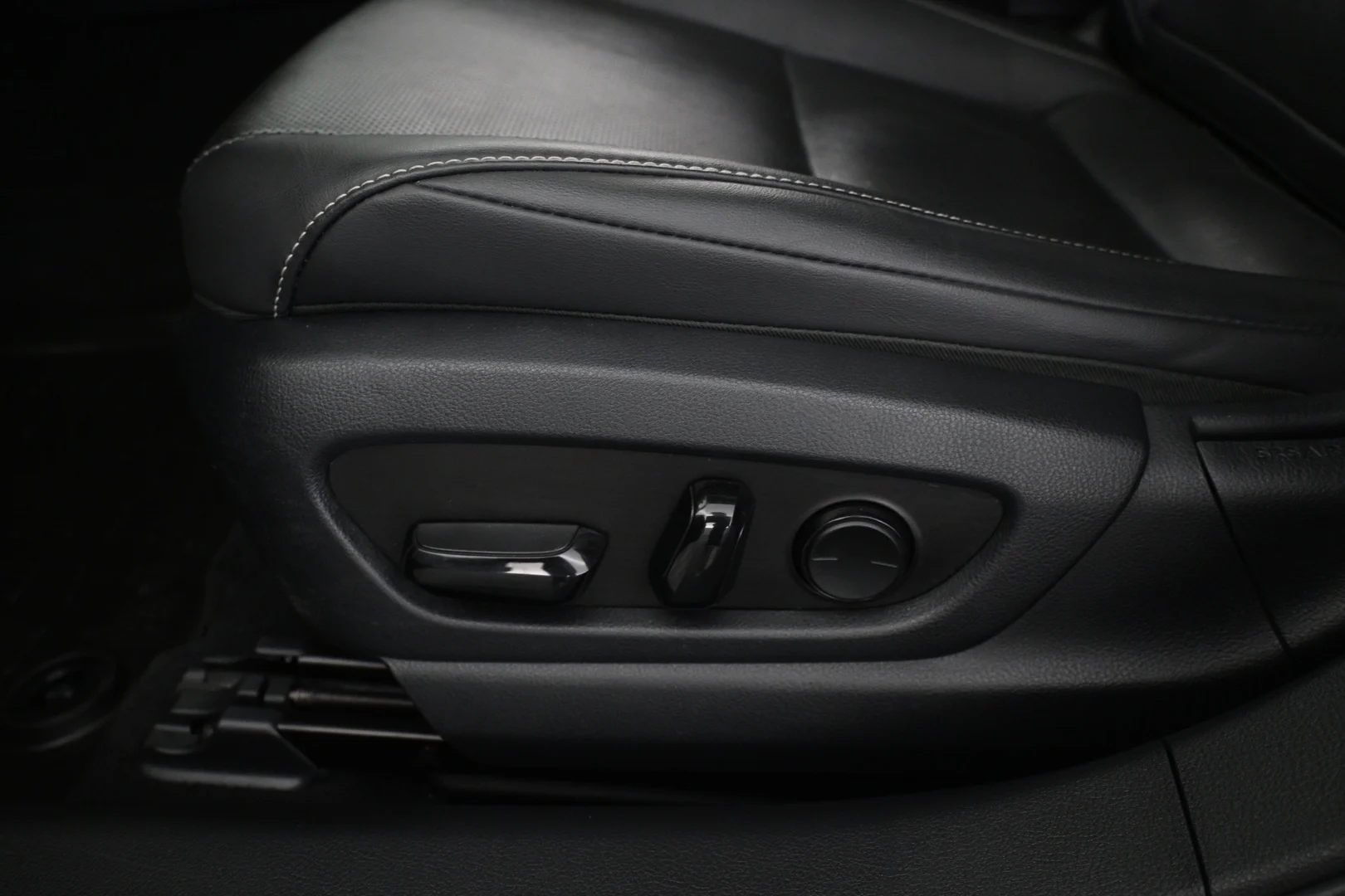 Car Image - iDVTGOn2b5sG4IIegPqFf