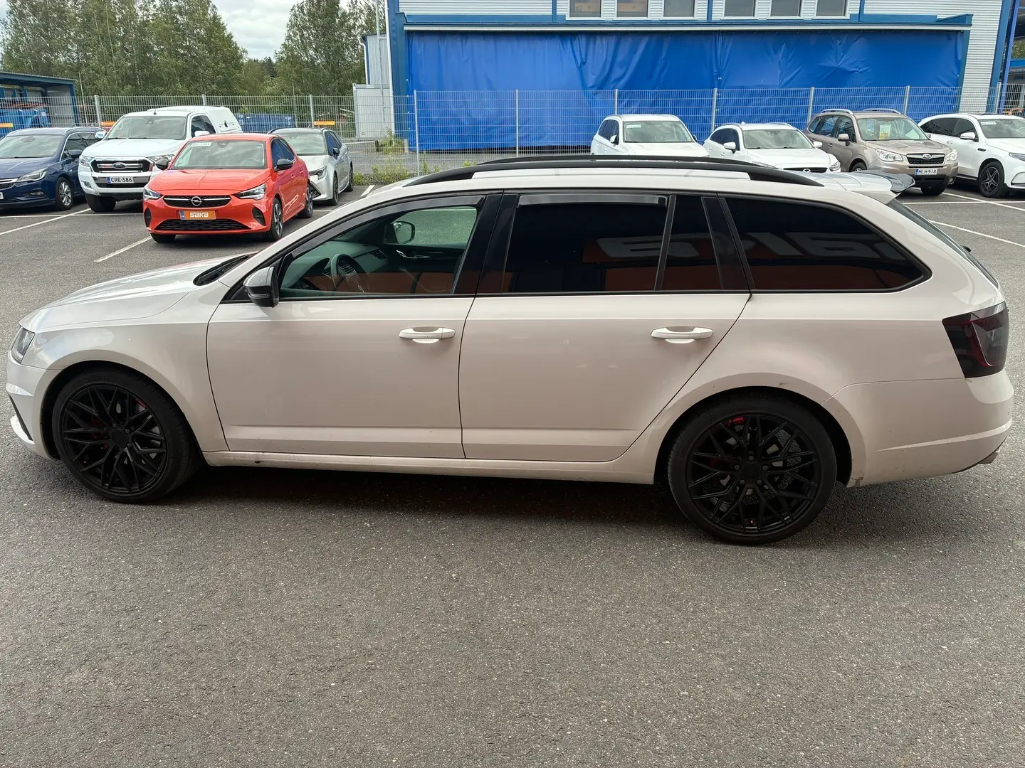Car Image - vDBaP7zyuBPTHM28sc9f7