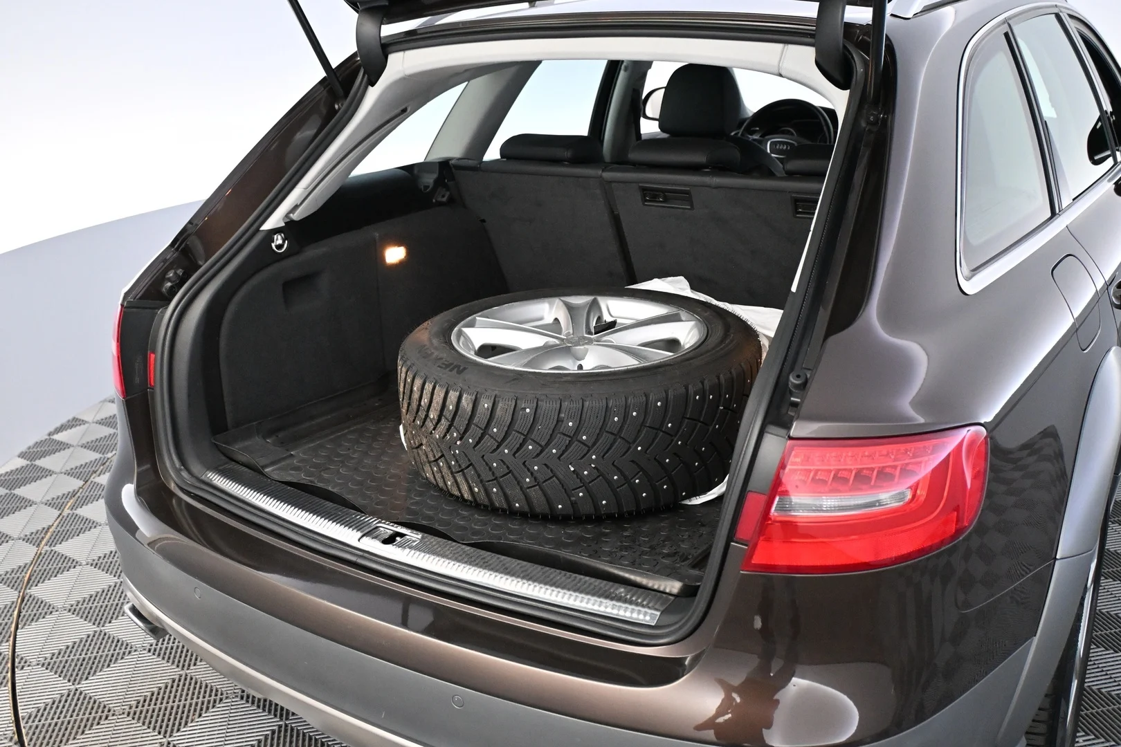 Car Image - 7A4kl8OCcuIrCq5MIAK6wH