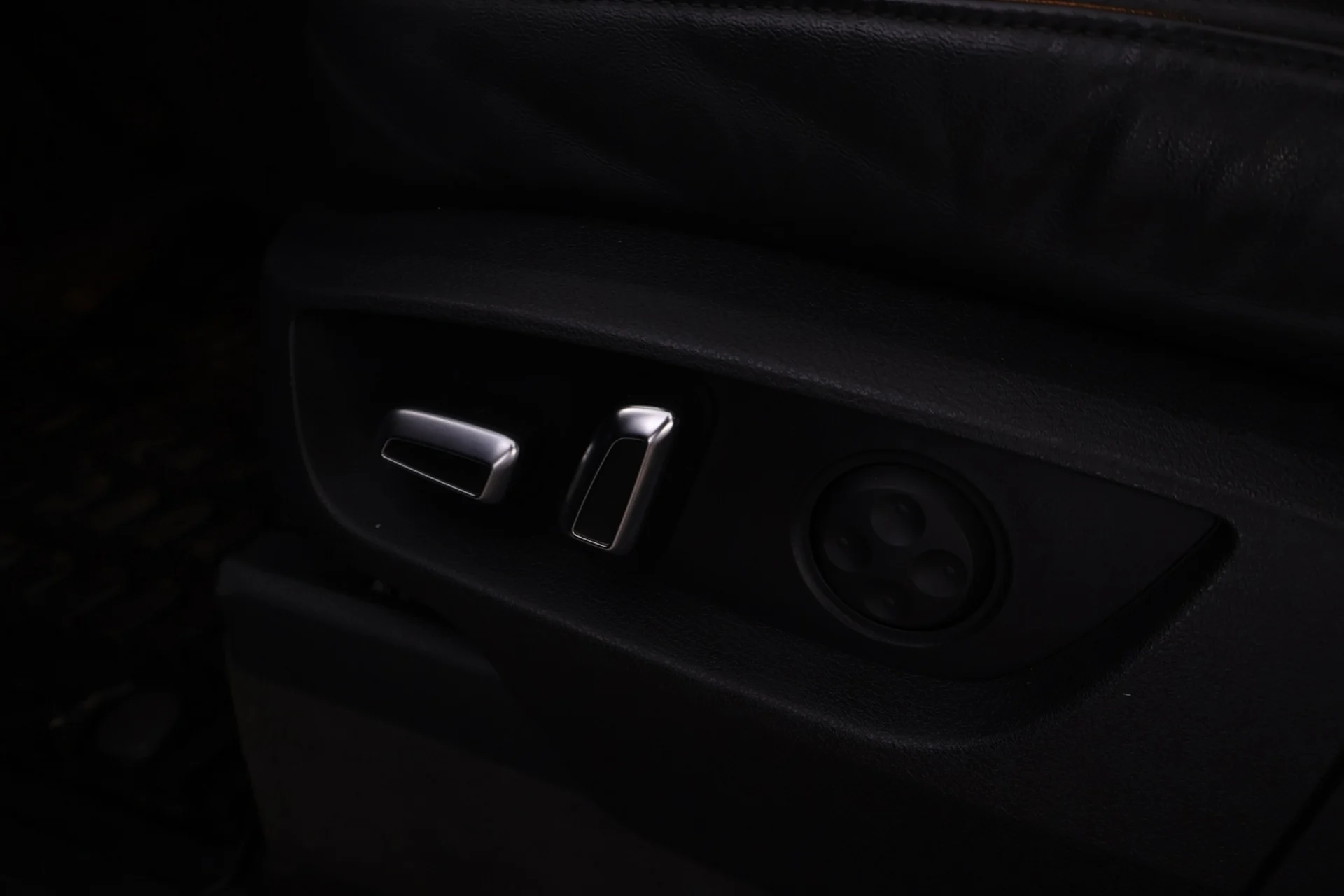 Car Image - 4ONCG3xzE3Vd9FxEXmskGJ