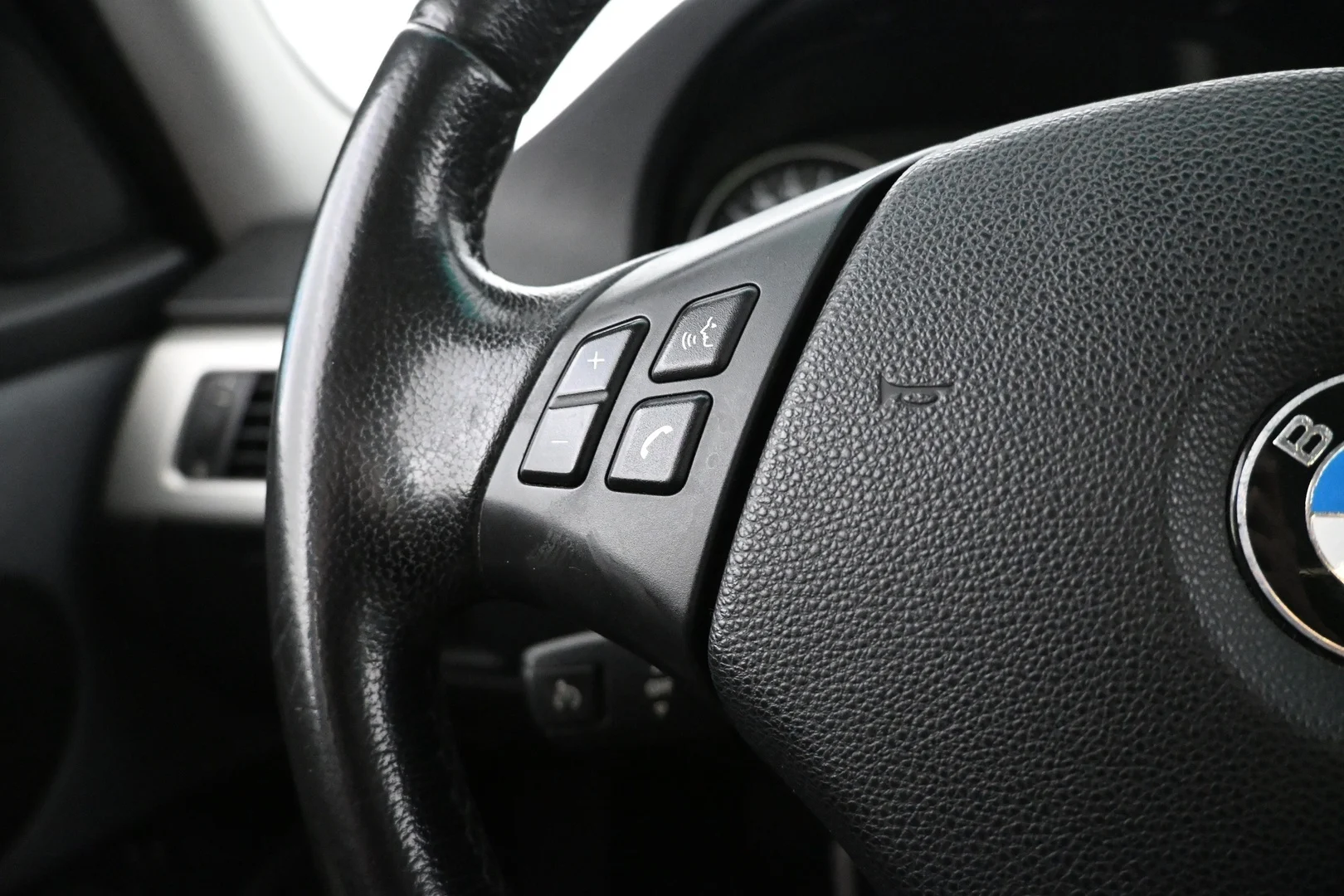 Car Image - 6GdwbLqHN8RdgXXlZhnTJN