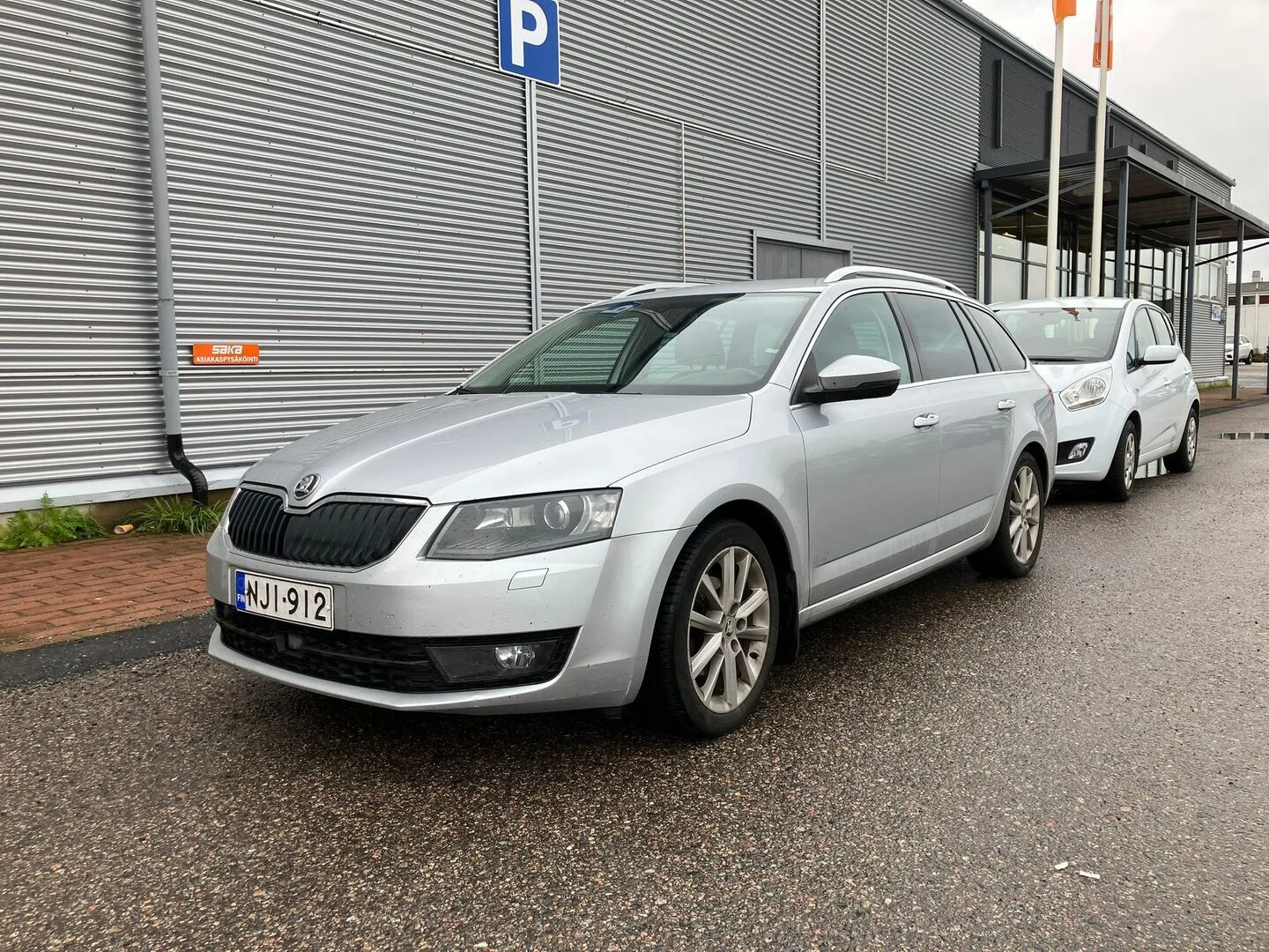 Car Image - 7CLtQk8VnCNLWlm6c1llhc