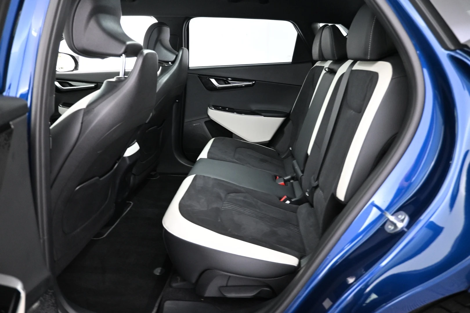 Car Image - 4h8hO50vGRyitk9ppj1qgE