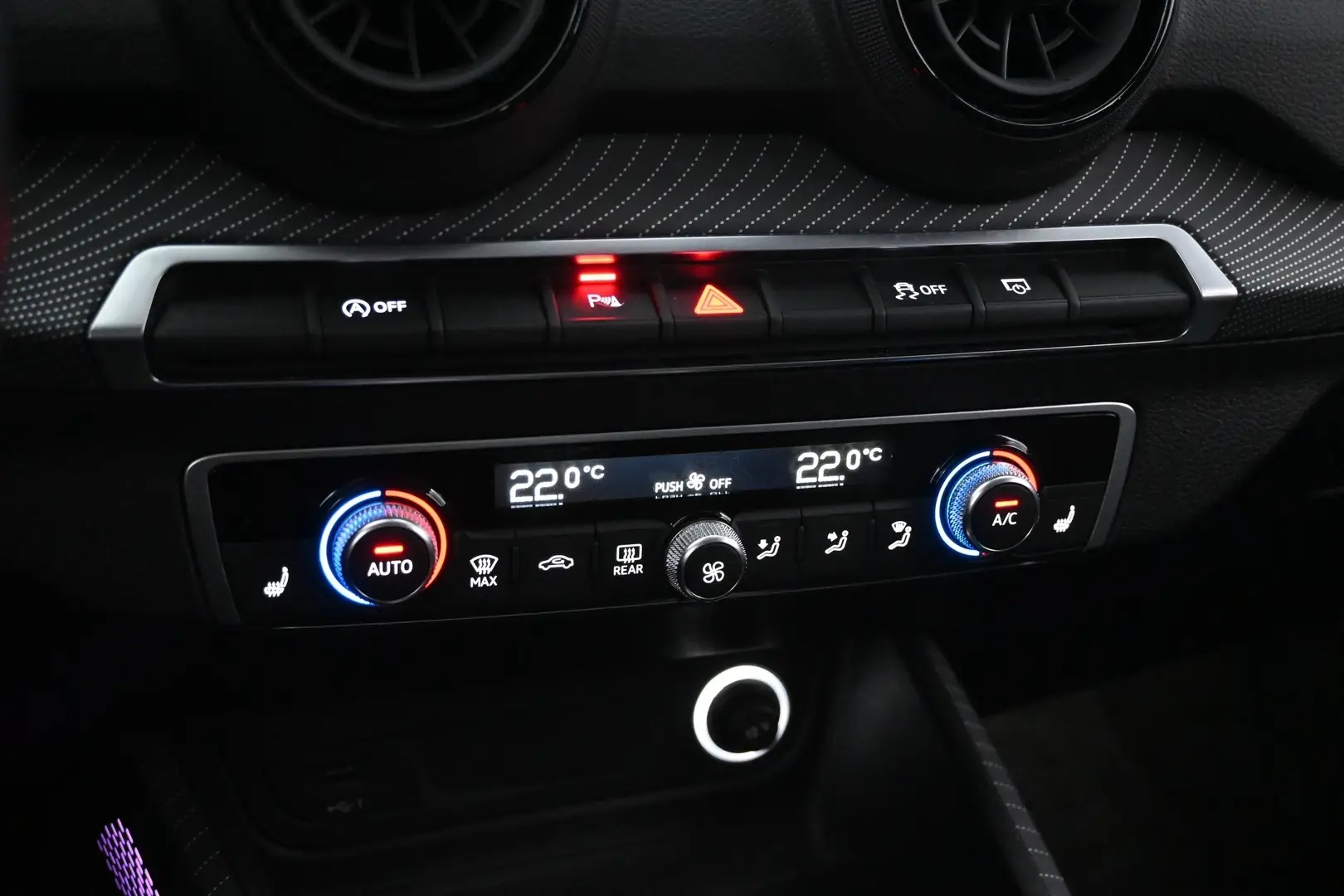 Car Image - 51eGgDoCKMU6rs3G8QoqMn