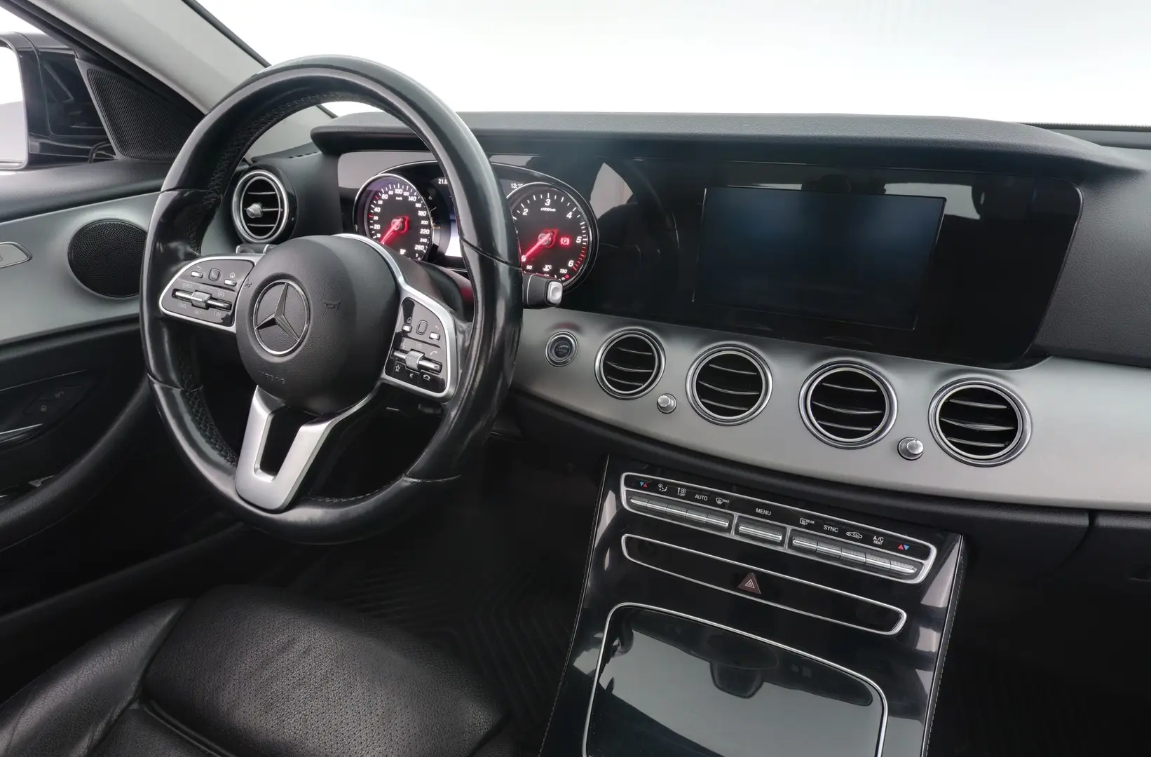 Car Image - 6S7HdpMqQaBxi0x1N3ZODT