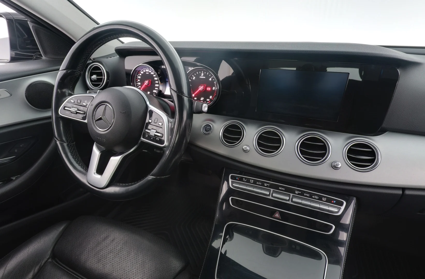 Car Image - 6S7HdpMqQaBxi0x1N3ZODT
