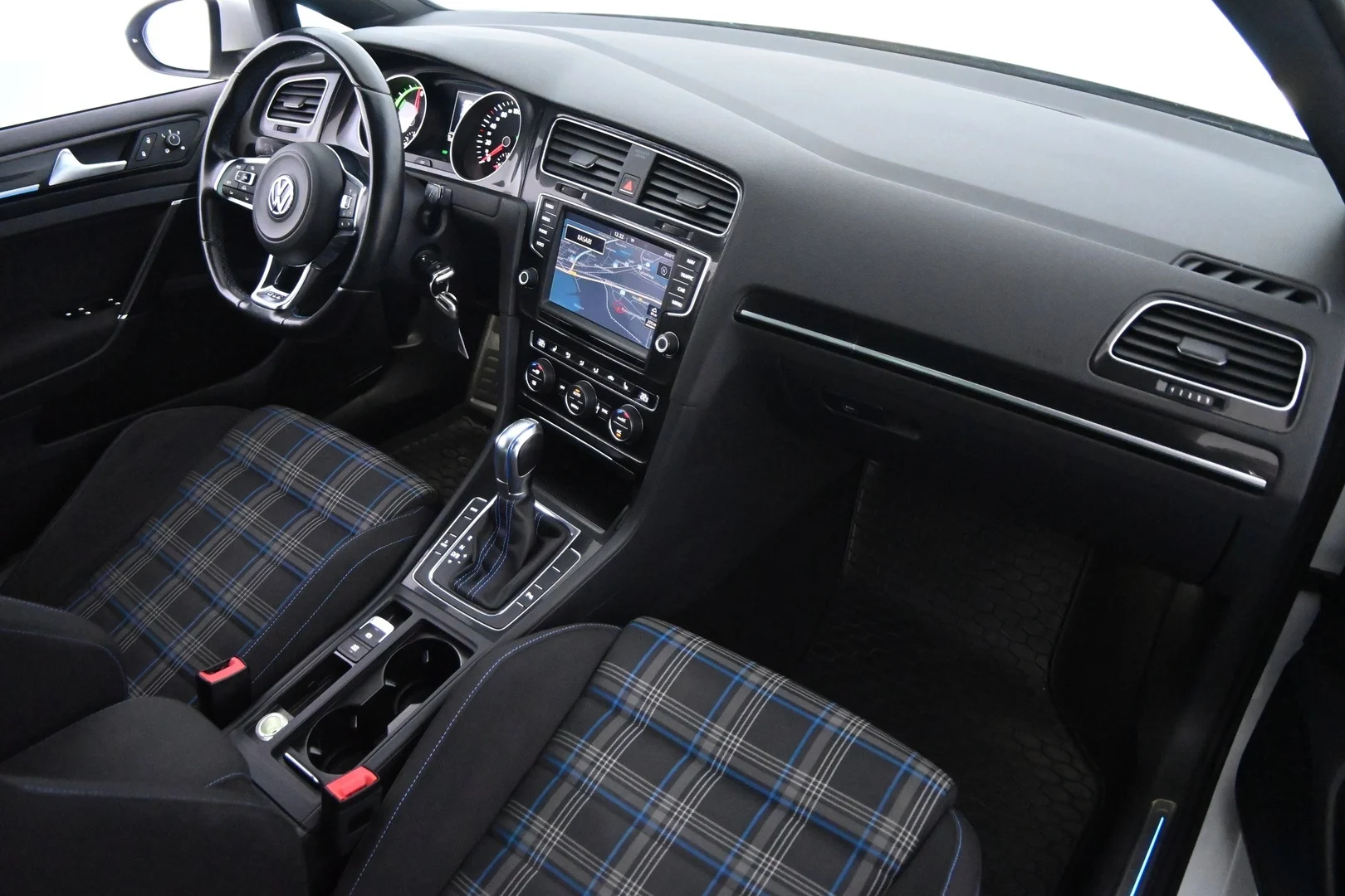 Car Image - 4Ee8yIp8GJ6hFmAie30tKy