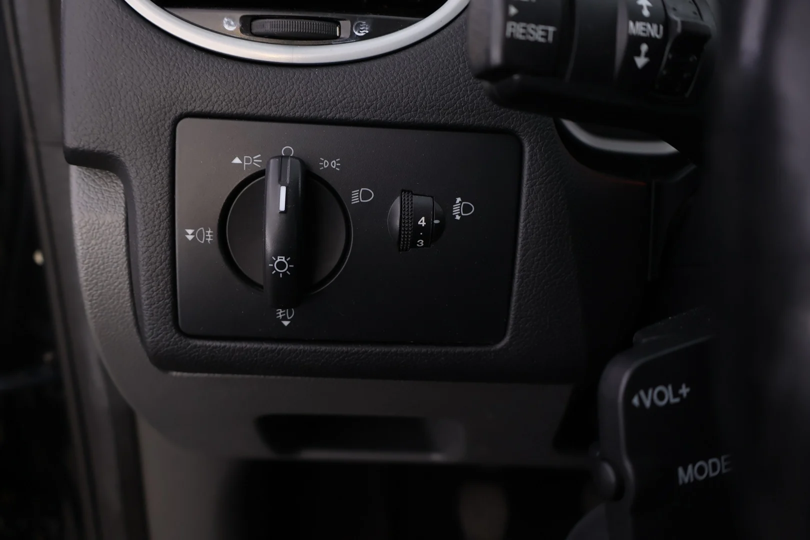 Car Image - 5BkovK2RqsnoLsWGKXlFkw