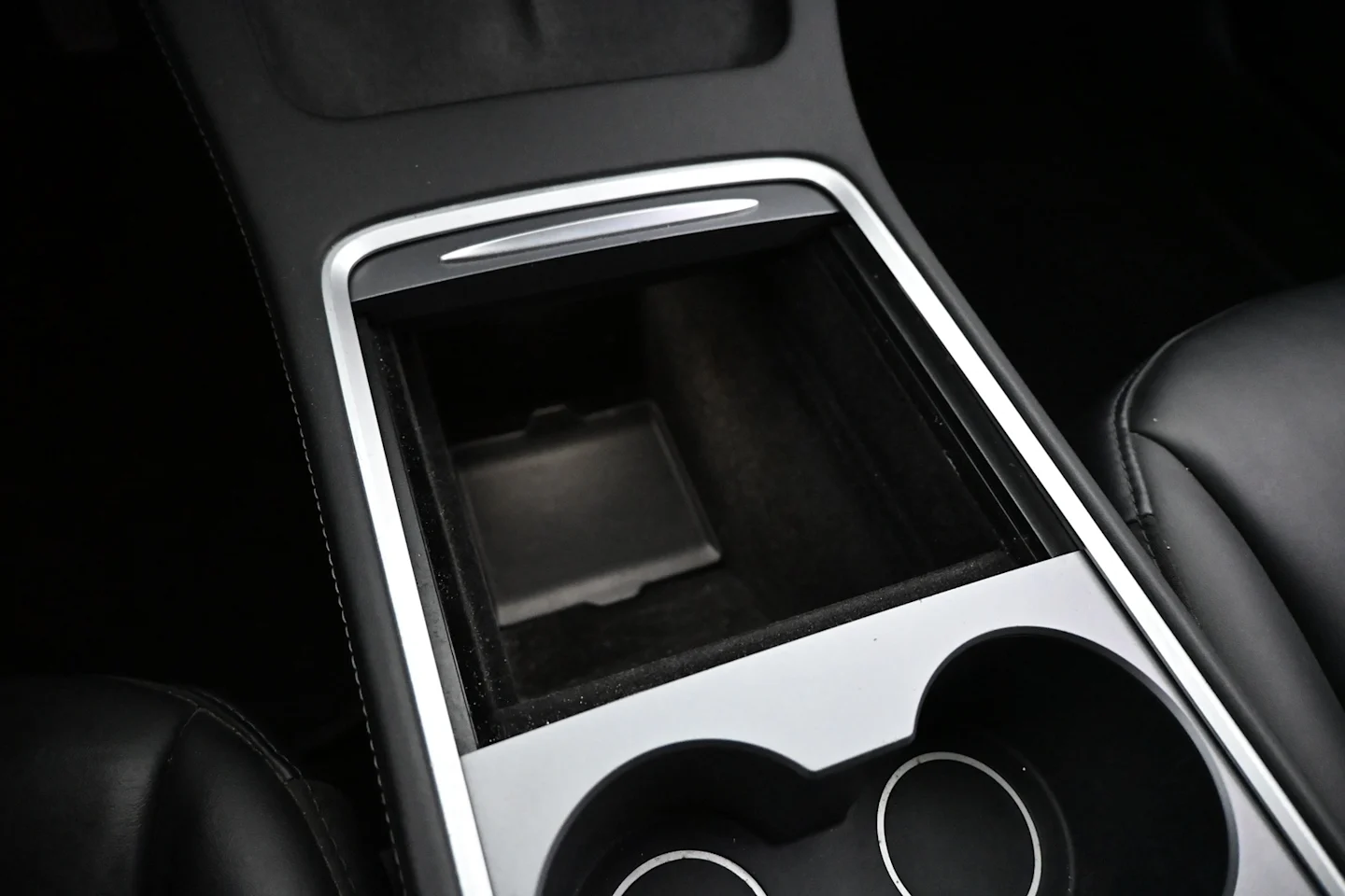 Car Image - 4Rnsq1HlkOqxABo5PNBQJI