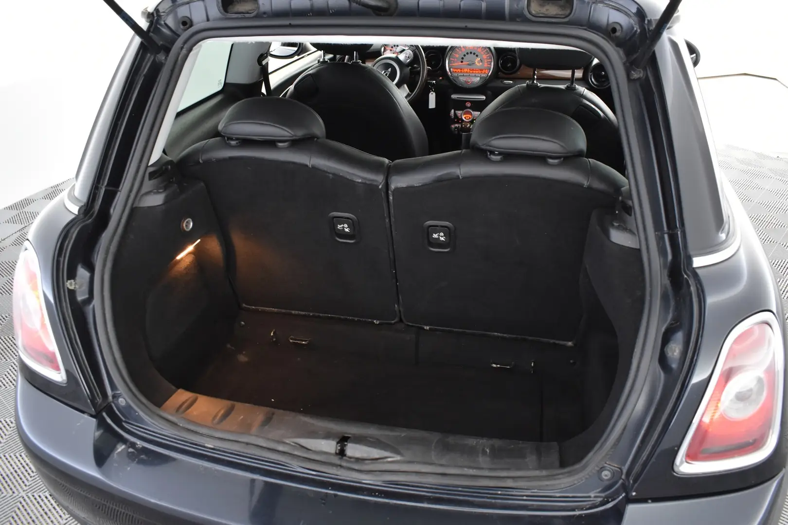Car Image - 44M3Uwio37nICO6c0tV7Cb