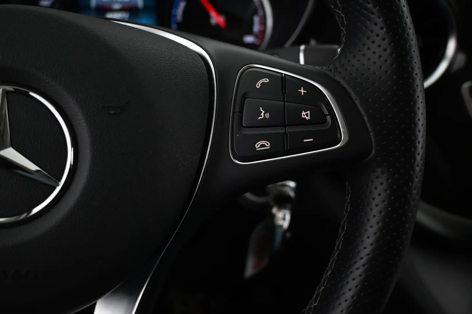 Car Image - 2wG2QD1PQkFrjMiN9UdJkV