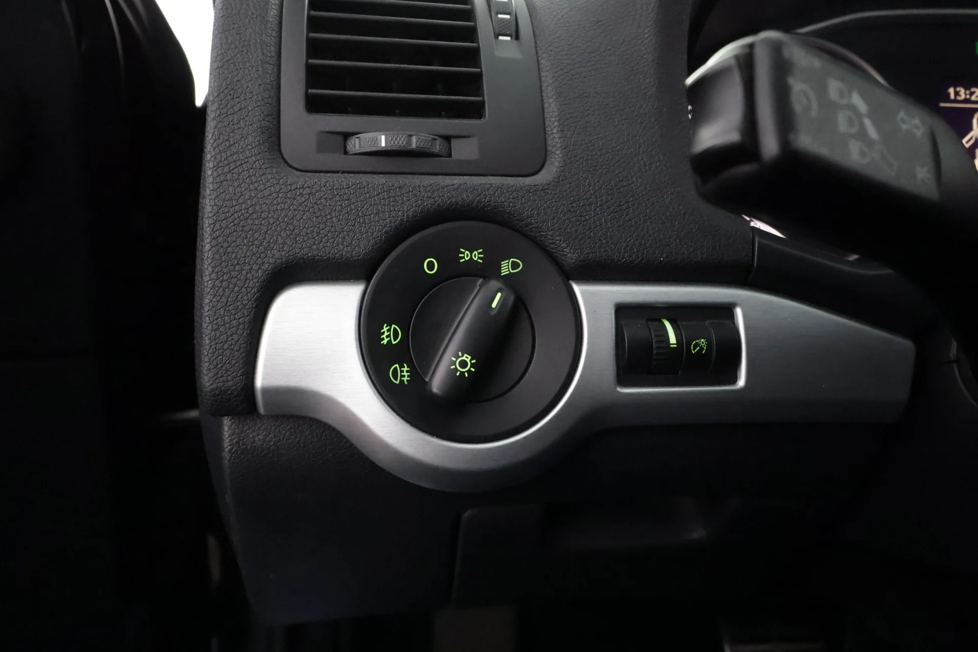 Car Image - 2NbI2NYfHAe1HN5tp48cvP