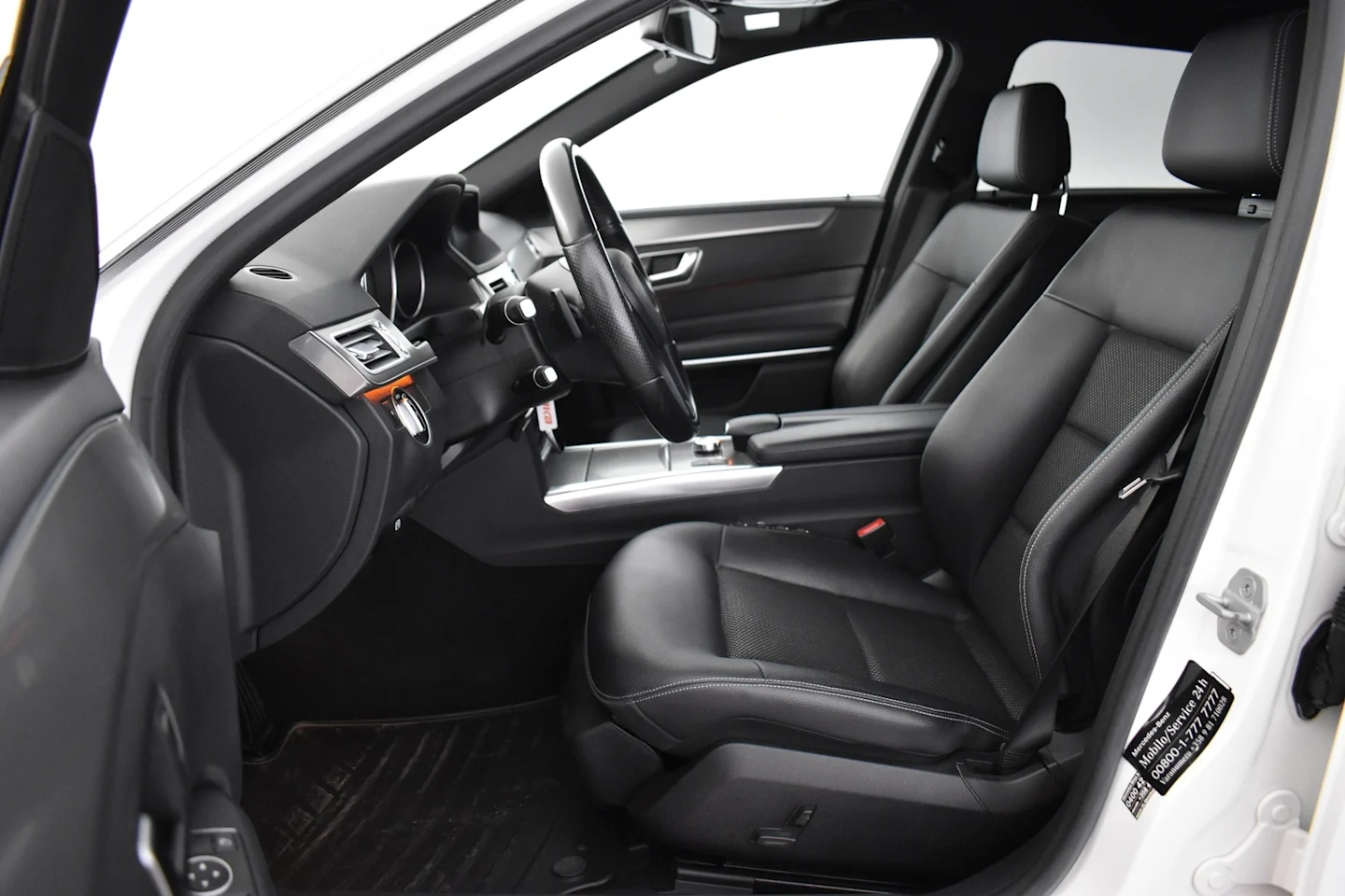 Car Image - 2Gtb983TinndqzvToXhrqK