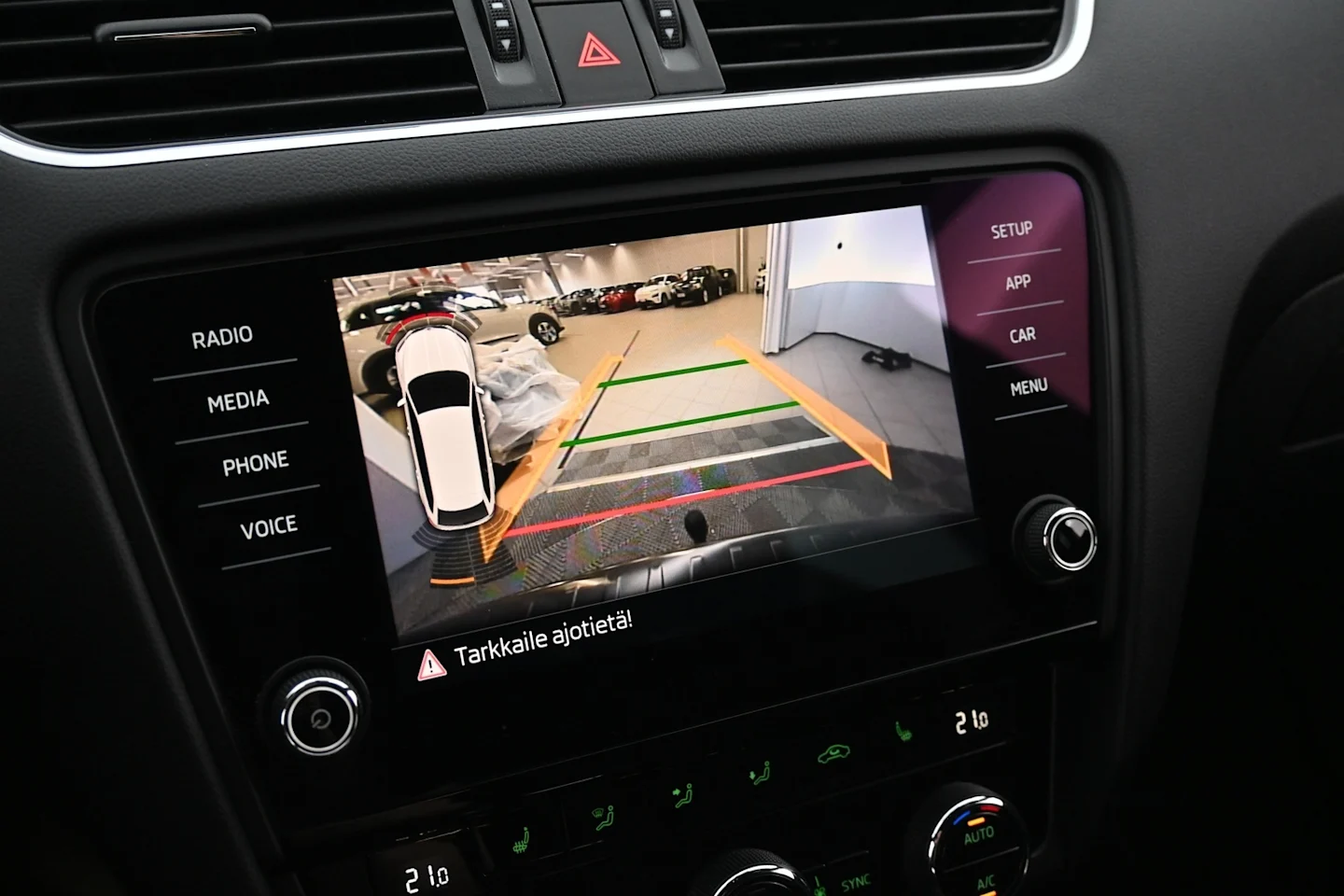 Car Image - 2Vcn7TZ0TAllvBqqhYgZ32