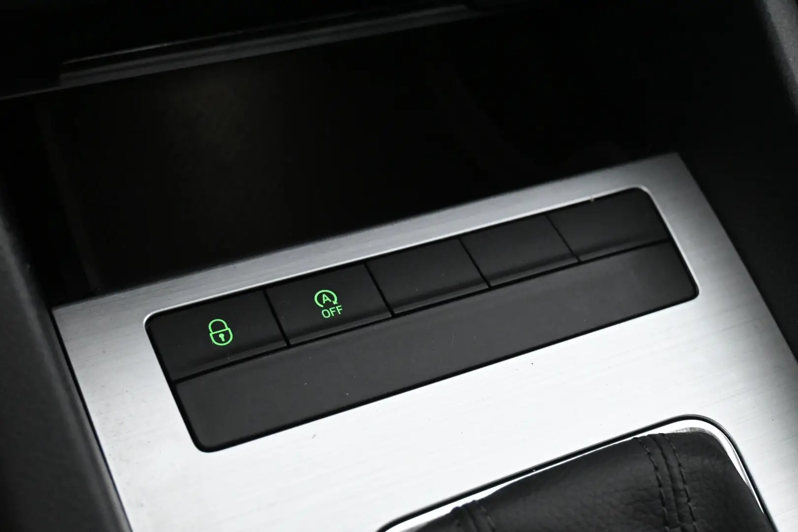 Car Image - 4IYAlPh2Bmz0a6QzDiIAz1