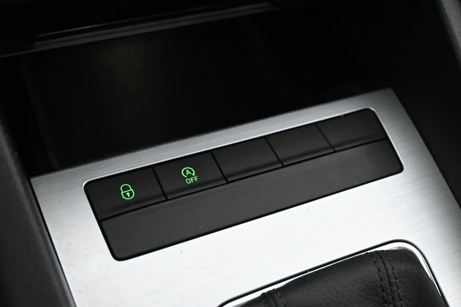 Car Image - 4IYAlPh2Bmz0a6QzDiIAz1