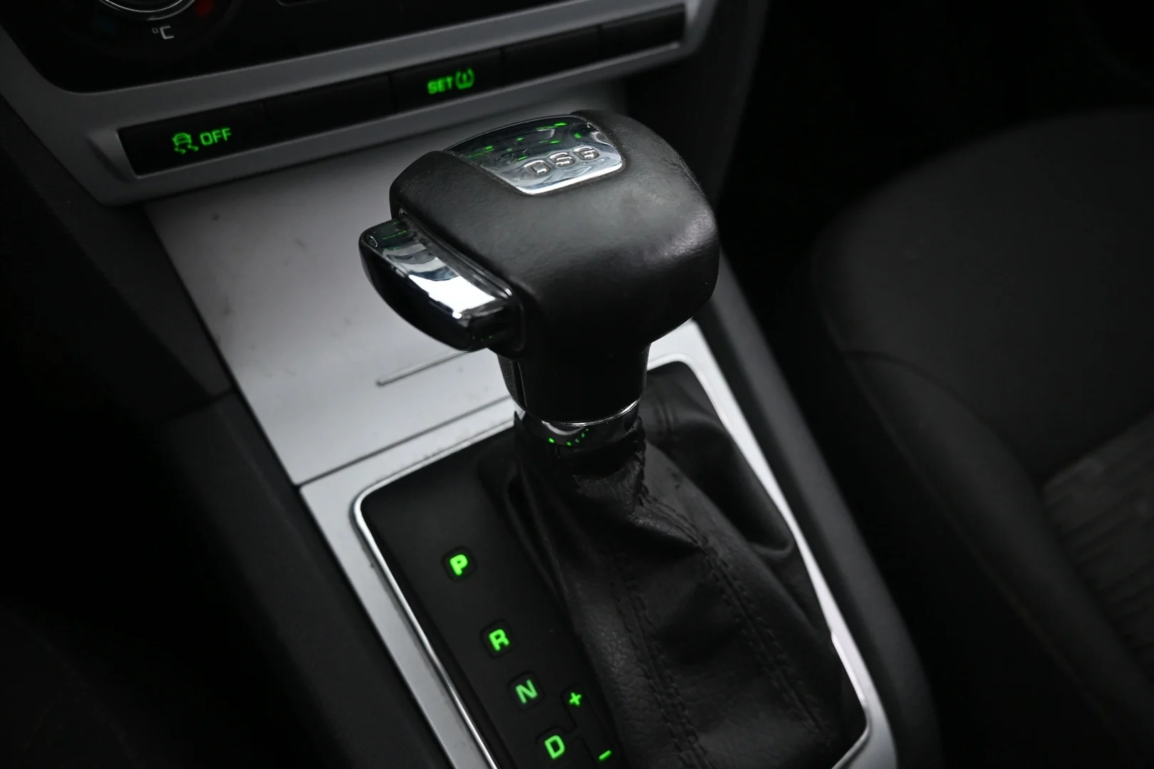 Car Image - 4Tvb8grAkwmXeX3FXjRdGW