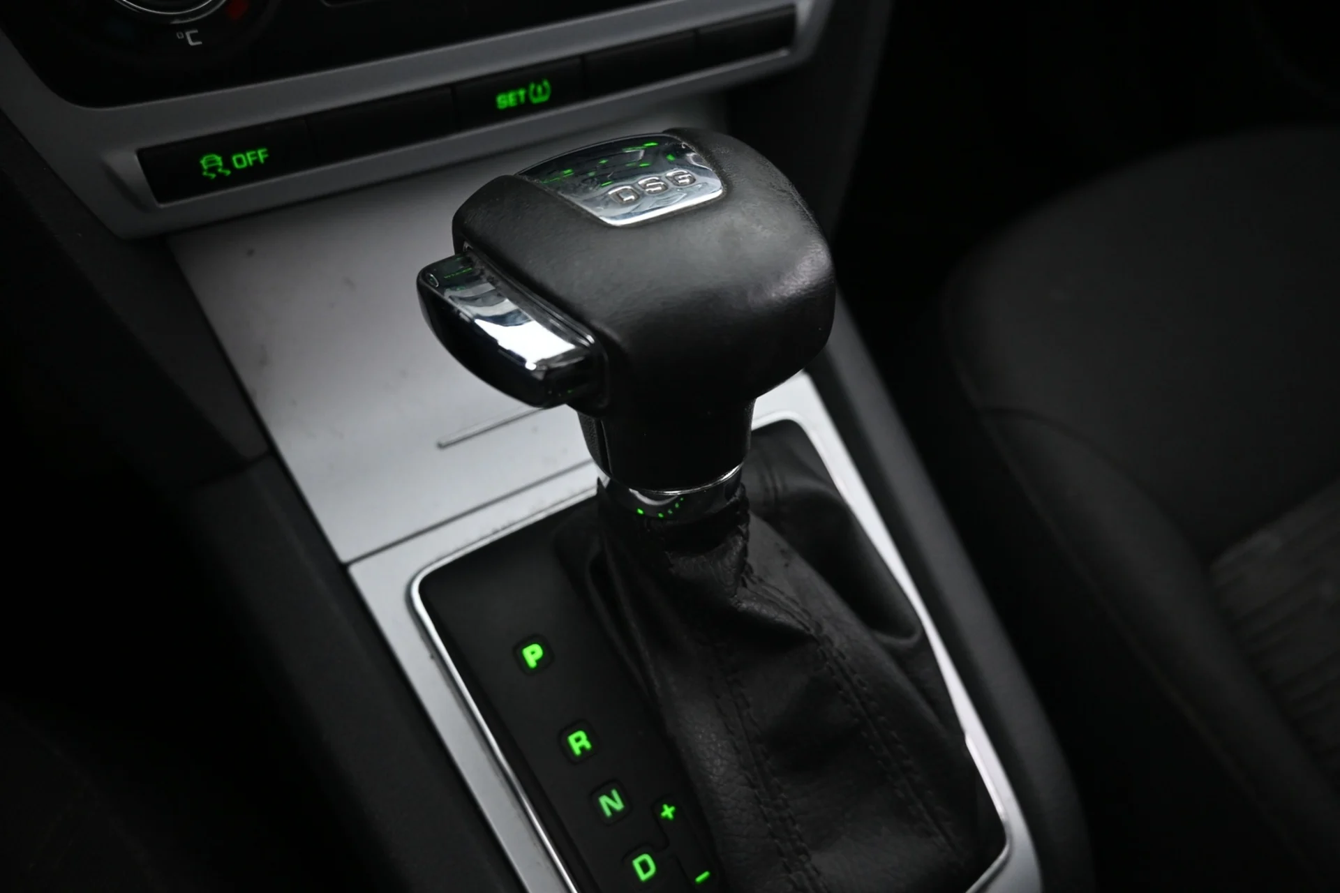 Car Image - 4Tvb8grAkwmXeX3FXjRdGW