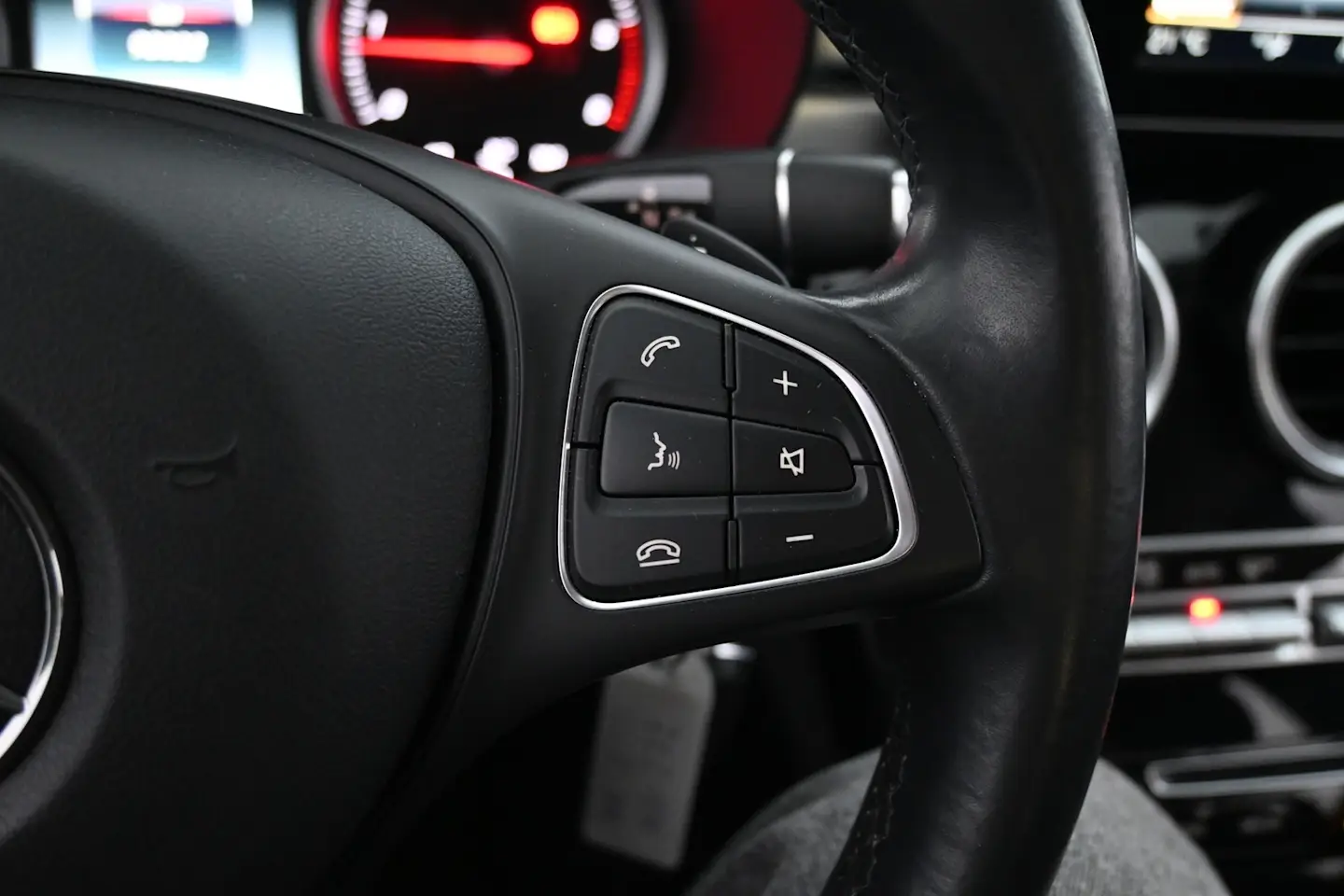 Car Image - 7pTS1EZrqElYoia4v2ClCm