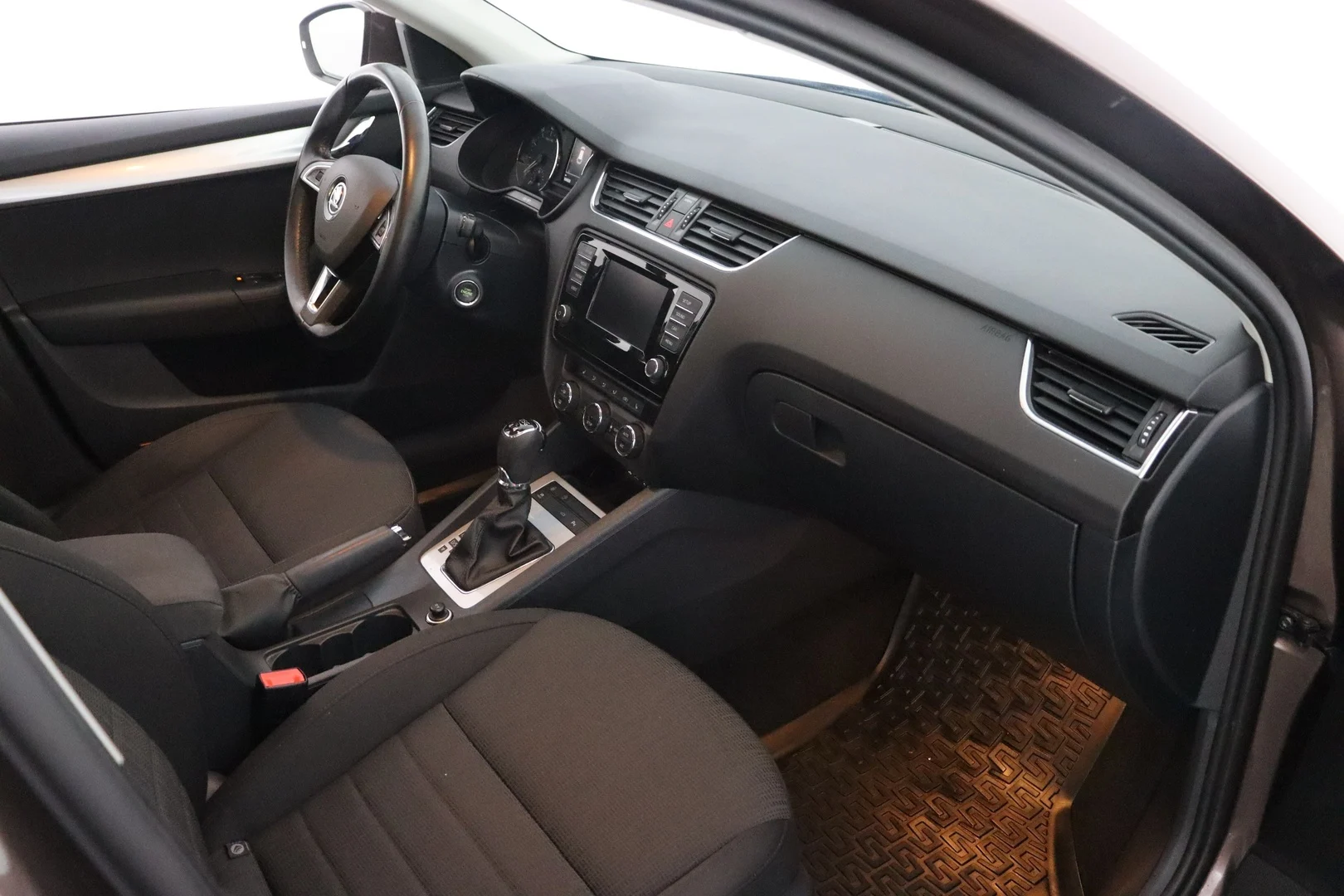 Car Image - 19iayJ62SD4HaOQELJrBDH