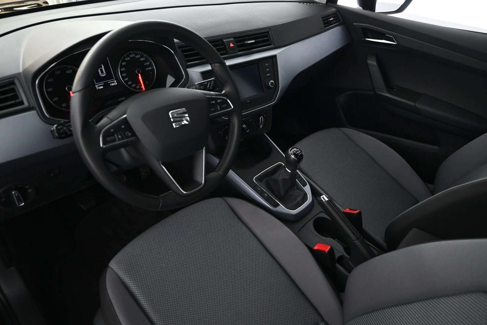 Car Image - 6IAmZ5VfryEH5vVhA40npy