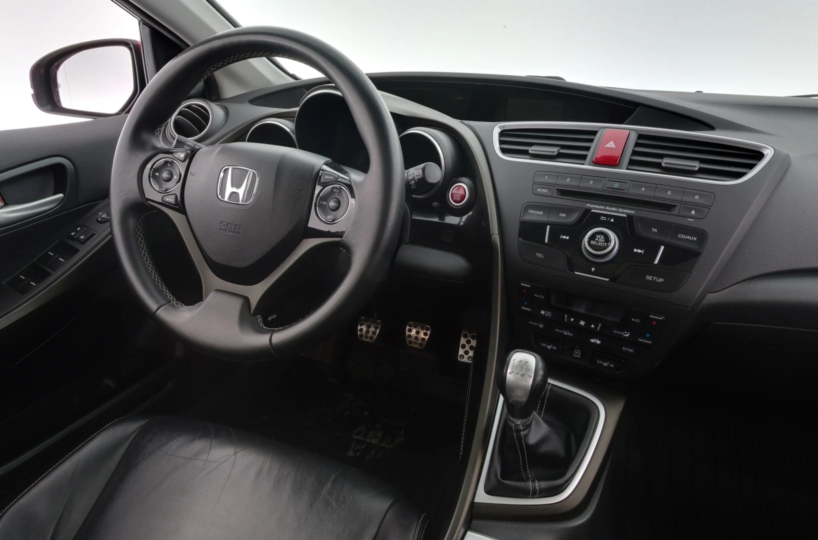 Car Image - 5QoW8PzXykiOzzhI3D5pmY