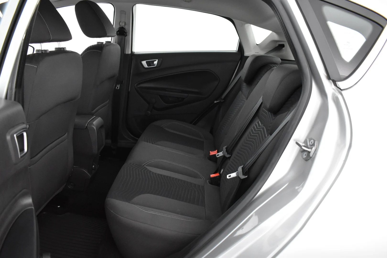 Car Image - 2M3xhi36ZDSkD5ynduaWsE