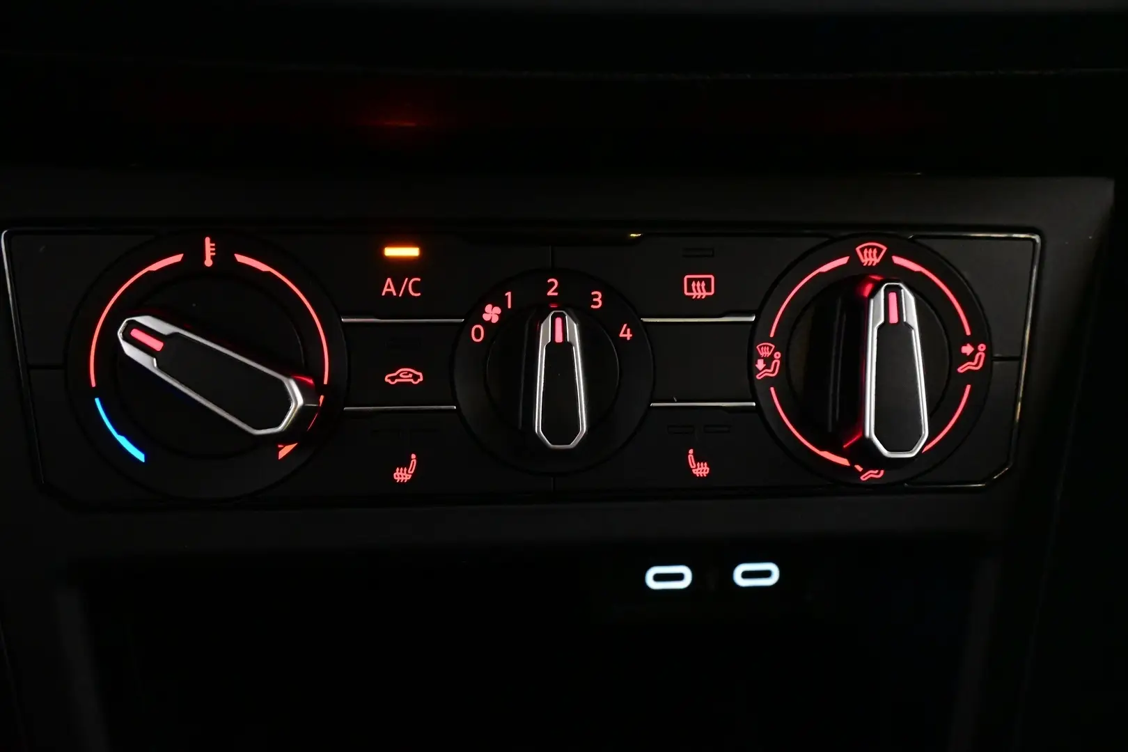 Car Image - 7lINzQMIFpDr0BjvZFV4lR