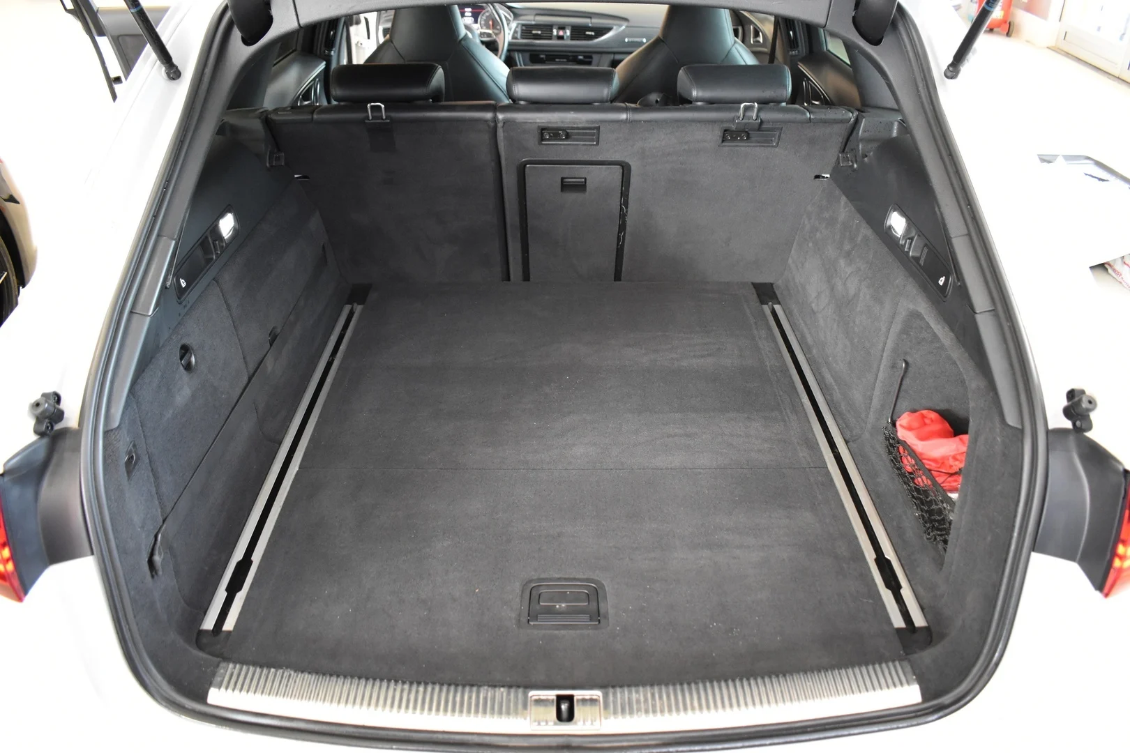Car Image - 3nFUvN1M9aJVHc8W7sVHe3
