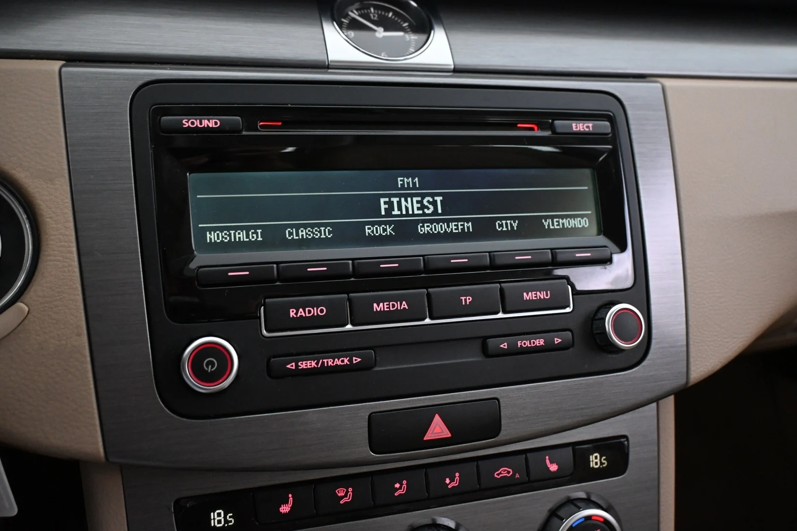 Car Image - 7bat9Fx4IAwXarvBdCxpWC