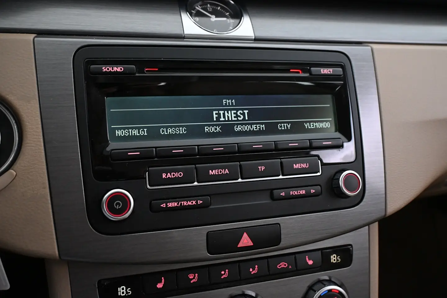 Car Image - 7bat9Fx4IAwXarvBdCxpWC