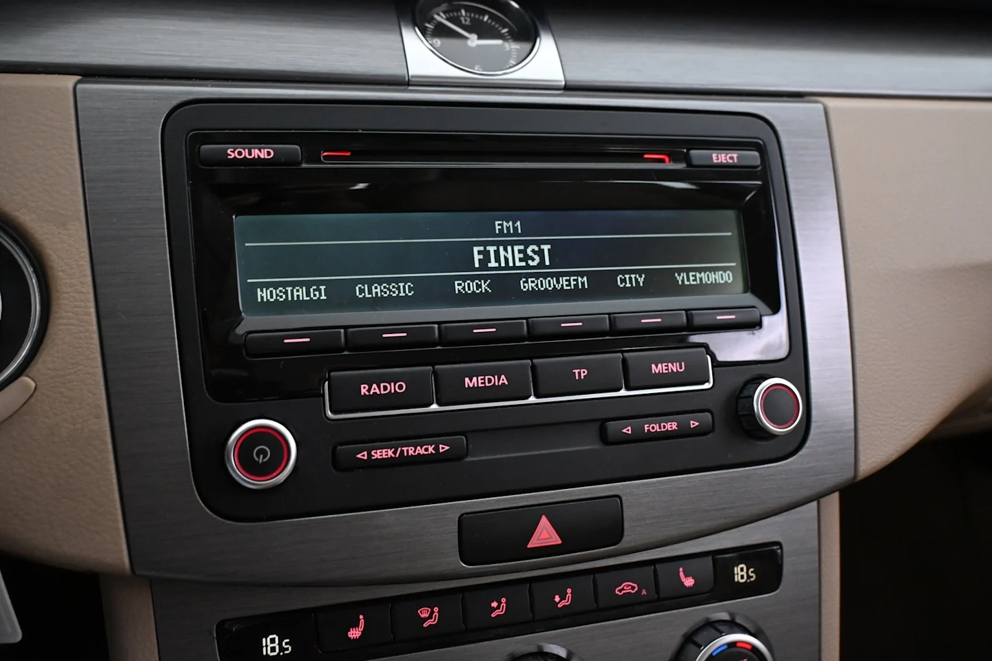 Car Image - 7bat9Fx4IAwXarvBdCxpWC