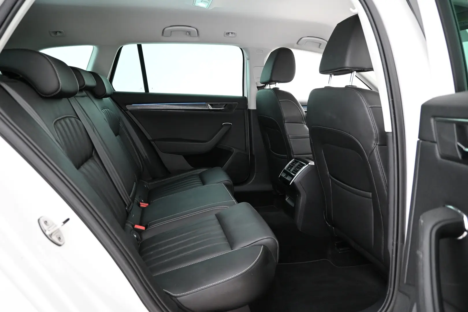 Car Image - 1mRM6aVx5eEYs2MTcgbr3T