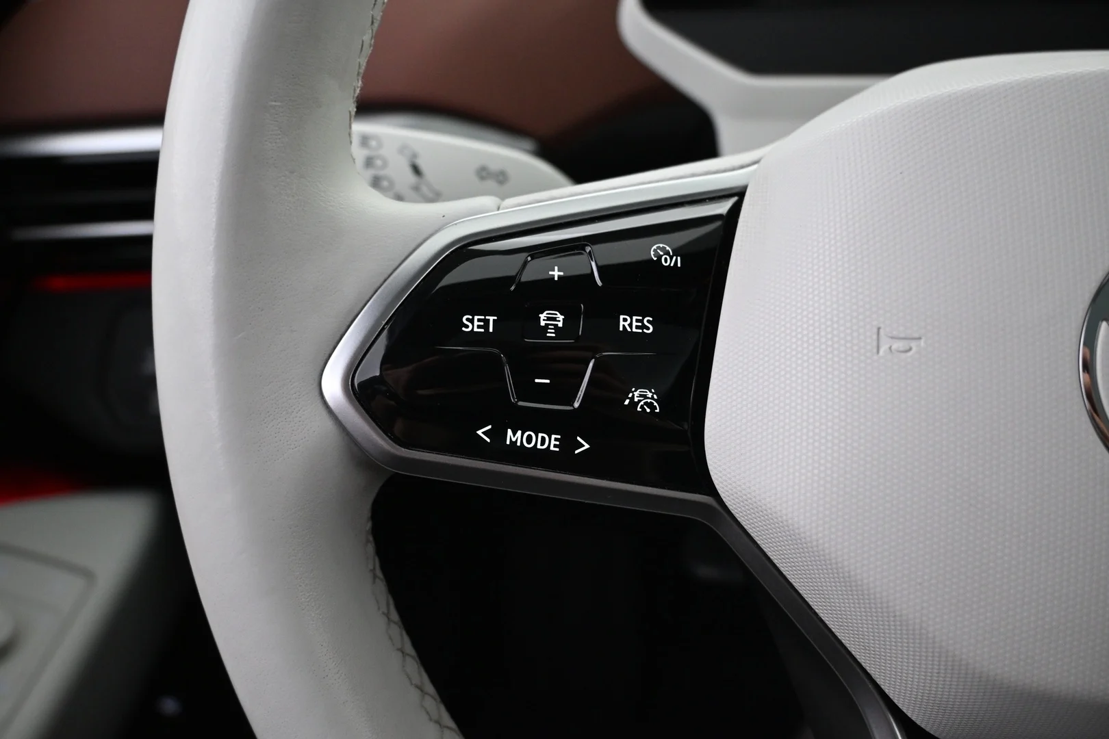 Car Image - 5uLR8jSkS6mBsvYAJvAEuM