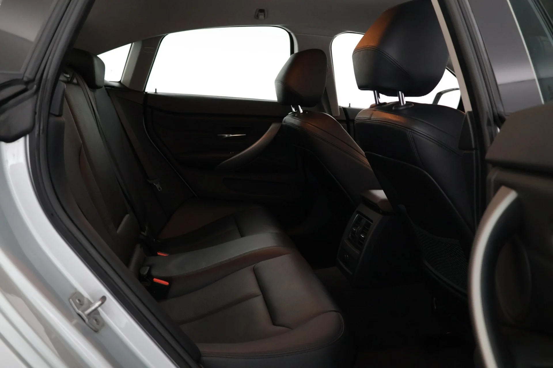 Car Image - 6ttYnP9YoMFNFVB4xac1LS
