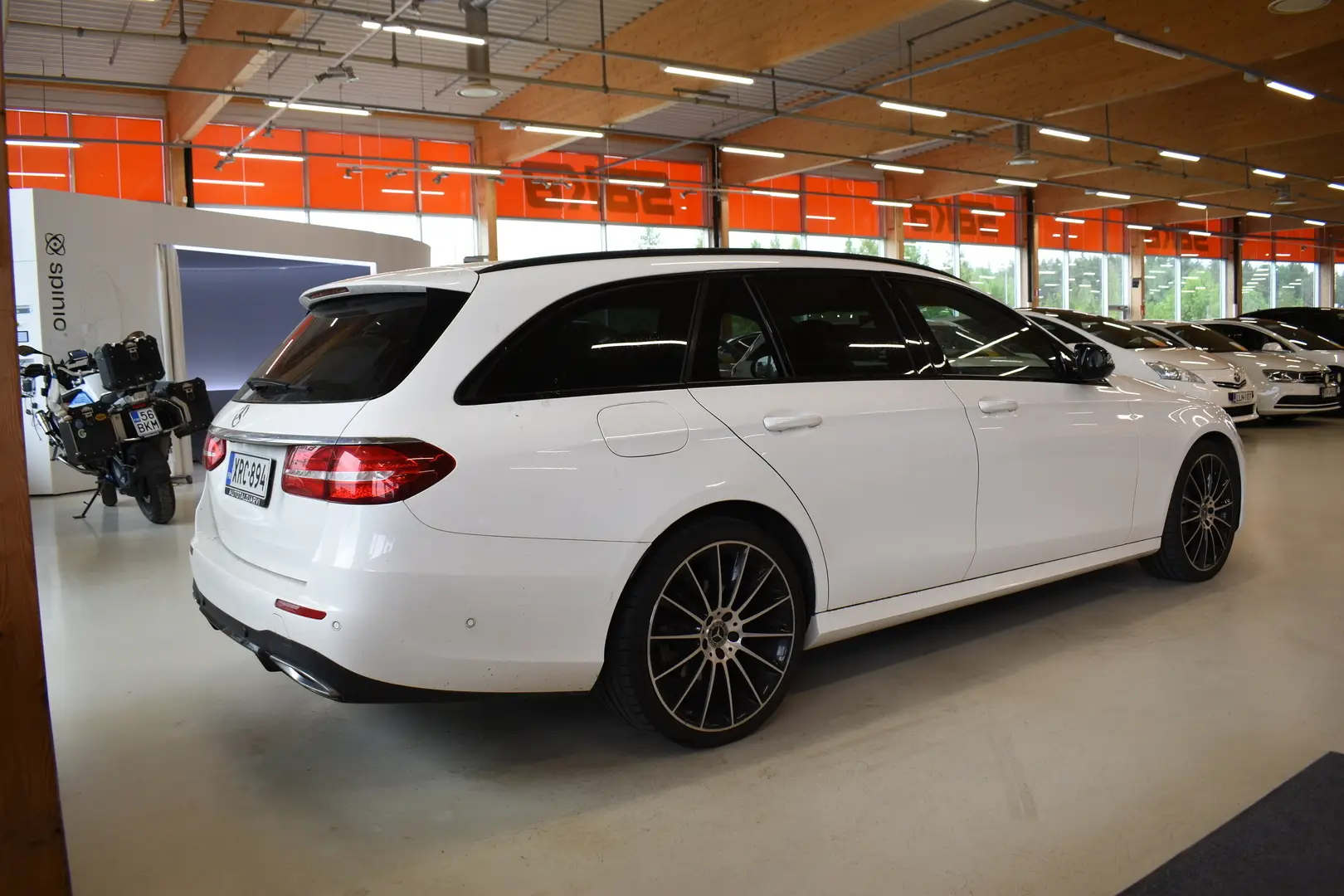 Car Image - 41R3Whn6GnzOTg6iBYbnC9