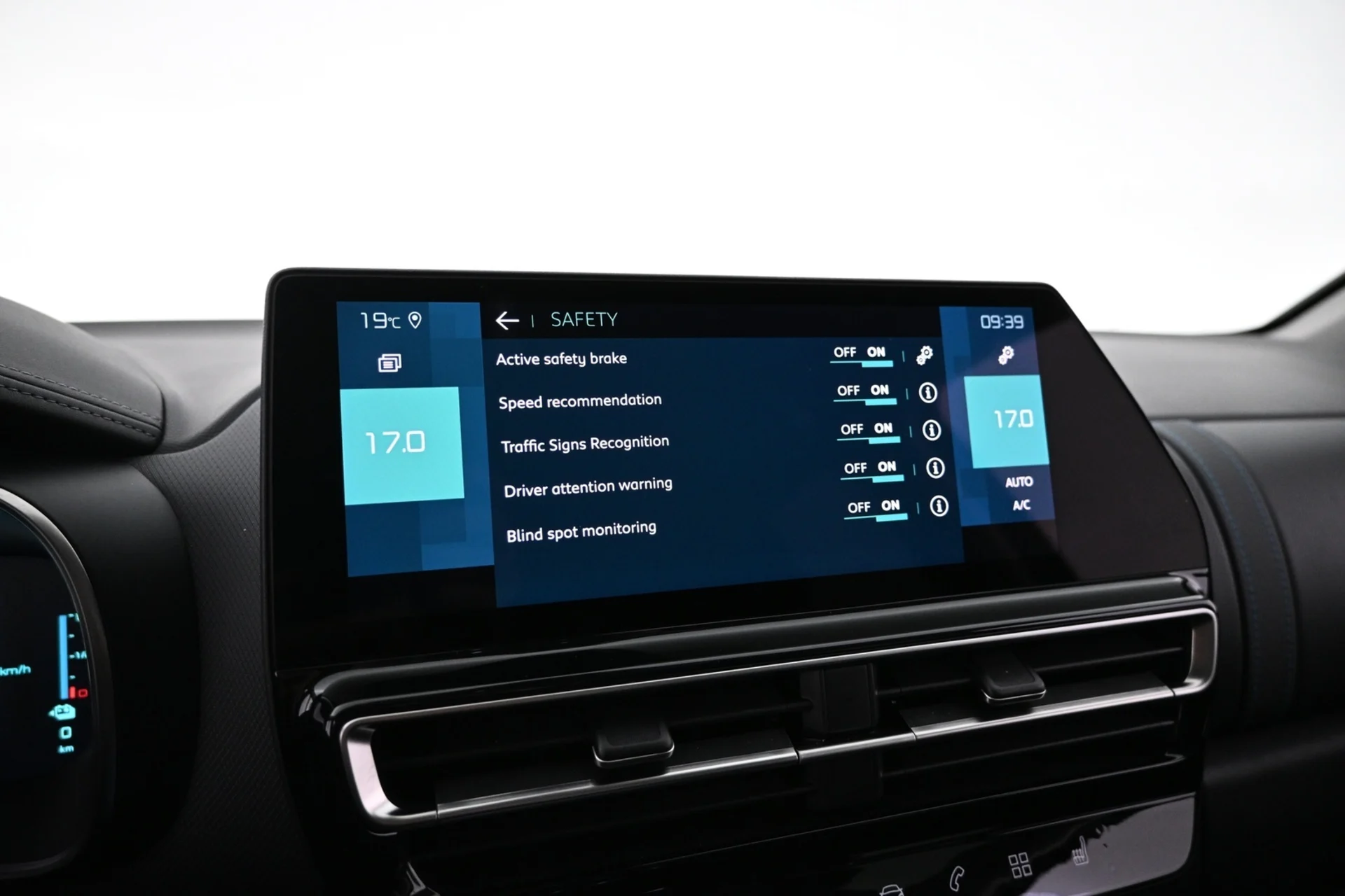 Car Image - XsWKfu8tm47vI70T5yEua