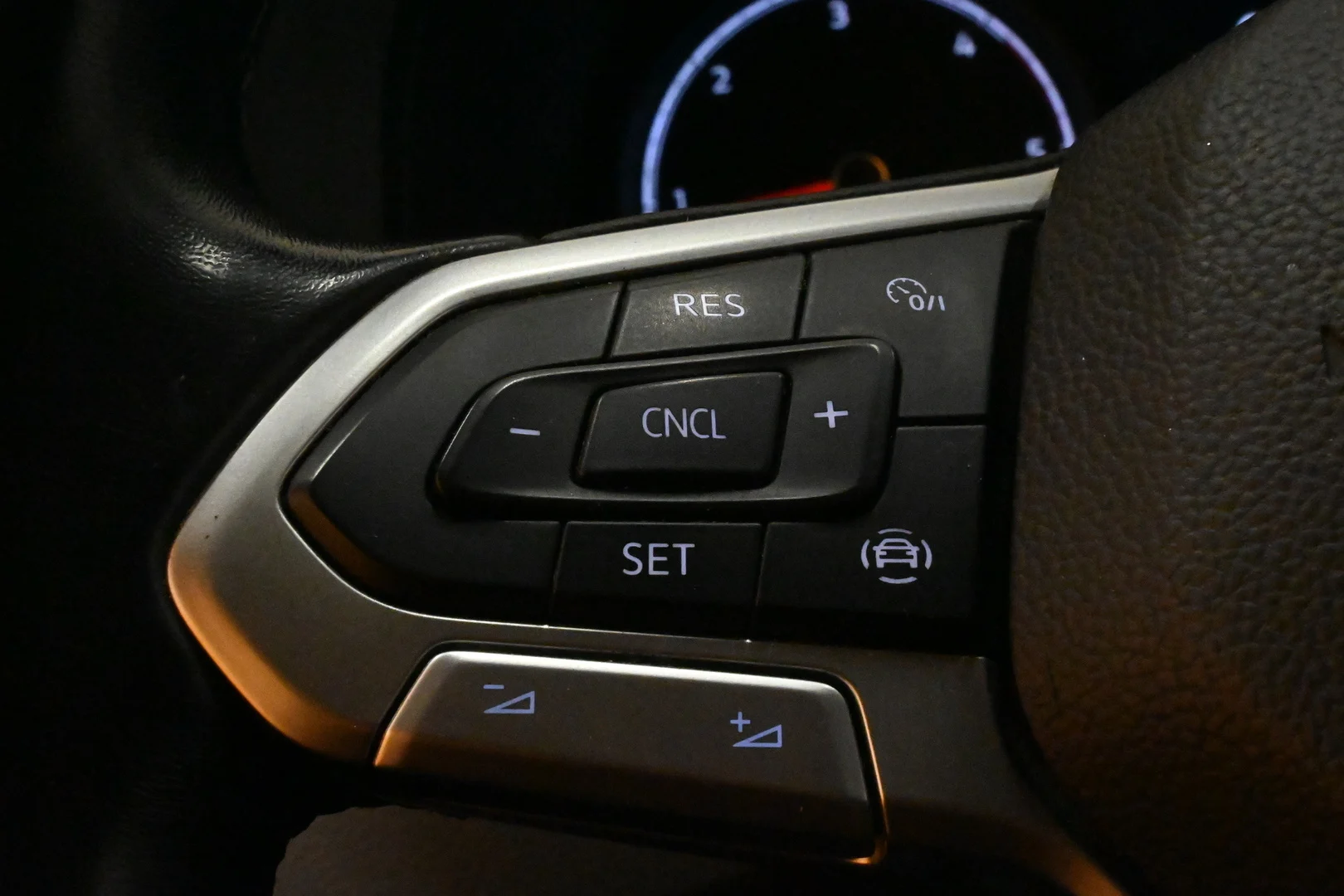 Car Image - 6S0UkQ3qijx9oEg3rE0tn4