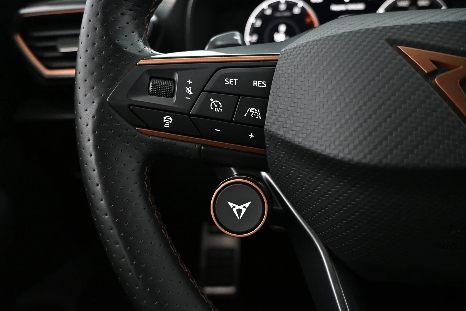 Car Image - 3z0QStnybrDbFFlkcgK3rN