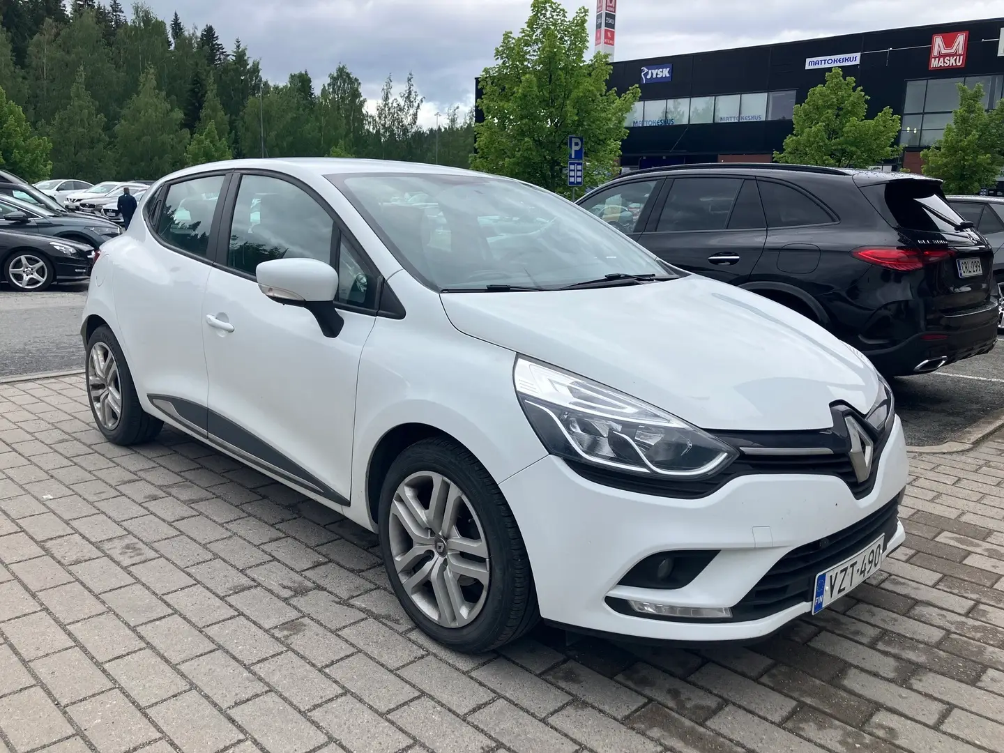 Car Image - 6Y05SVGcsh1BhMNandMOzw
