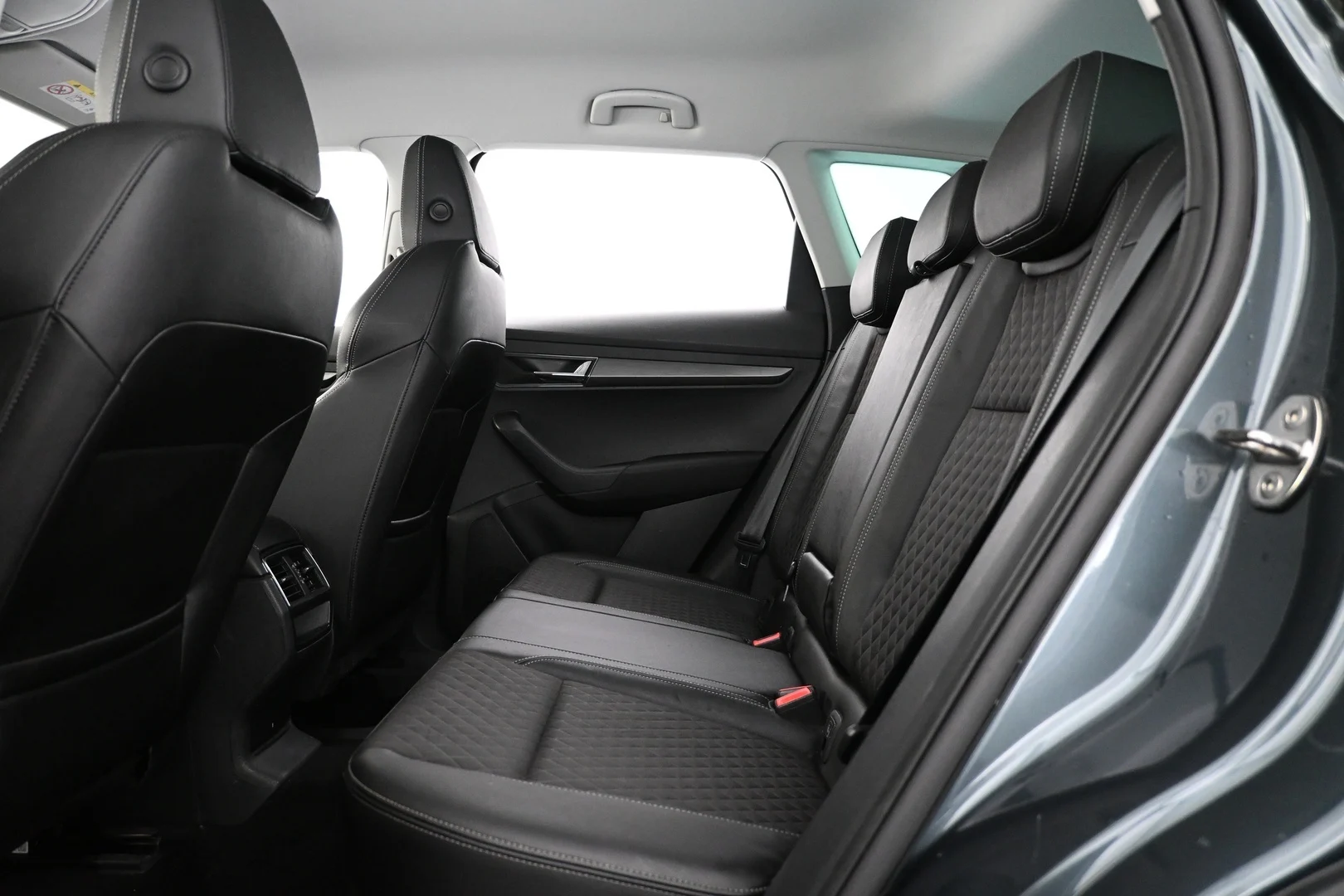 Car Image - 2NuJLxE3IWR9ssU1r72s1D