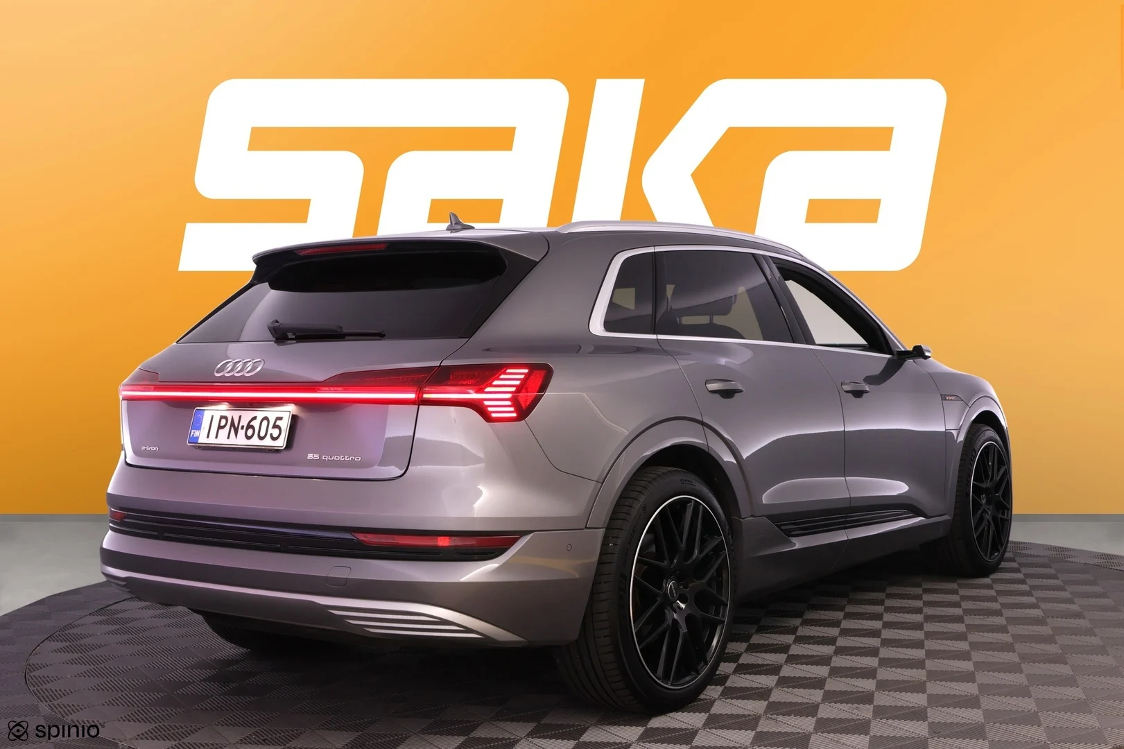 Car Image - 79pnkgPbSCuFjb7g3yoYBN