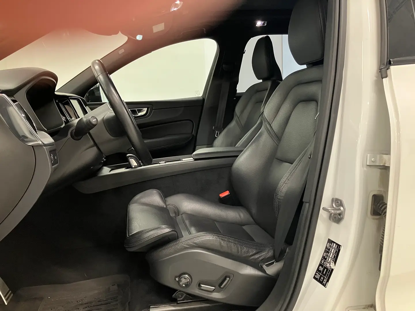 Car Image - 2g9rrvMBVQt11zofwDf6LU