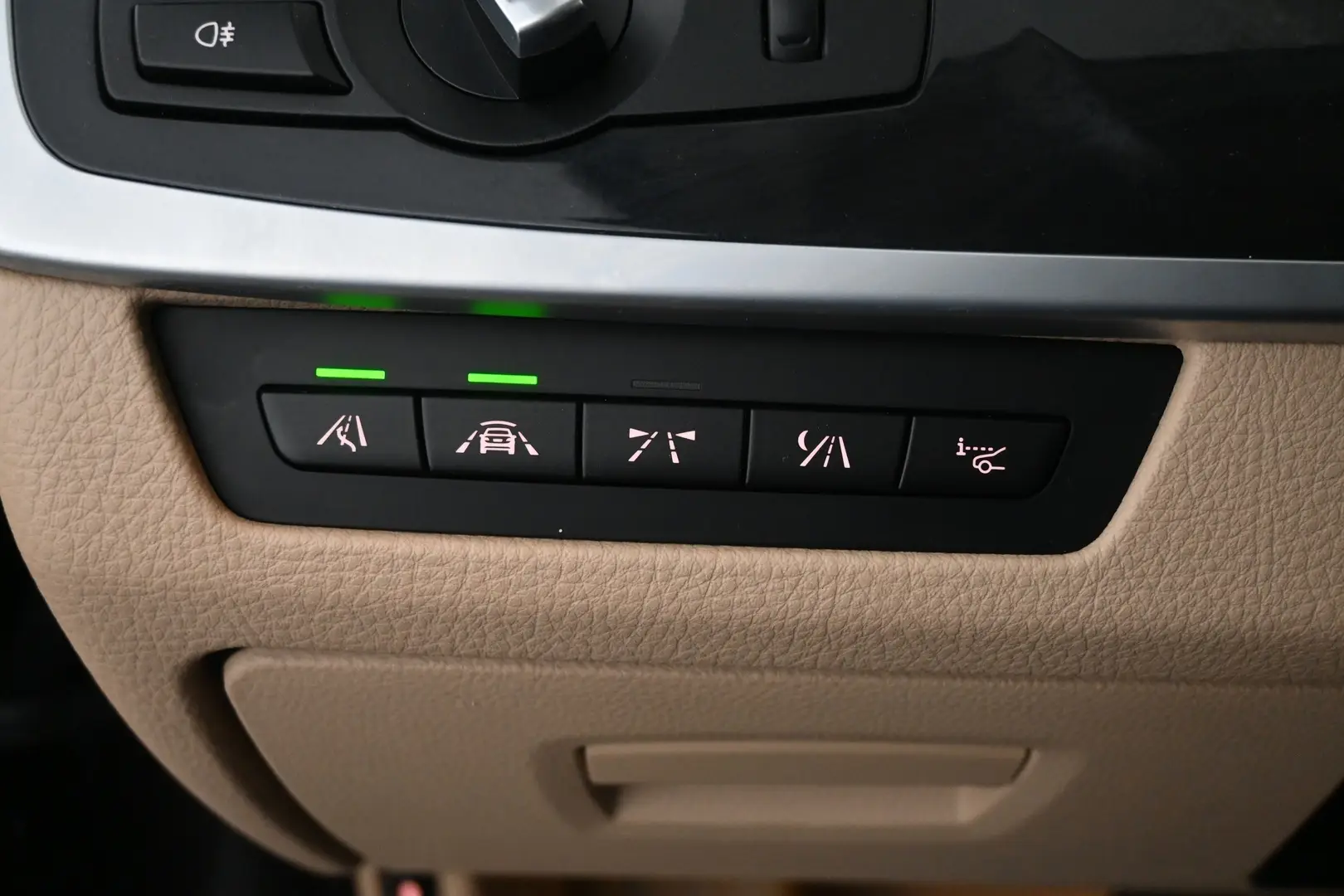 Car Image - 2QlVBRasV1XKM1xrVUv5nd