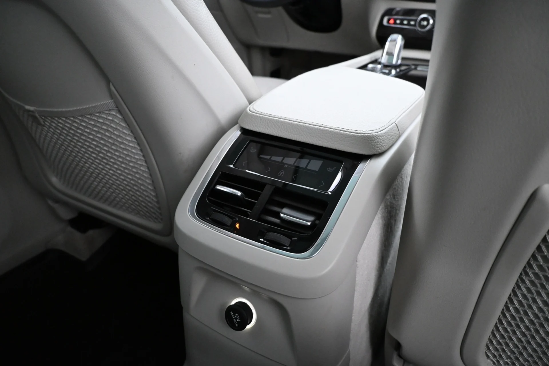 Car Image - 4MWaPqhFqCEXgivToA7tHR