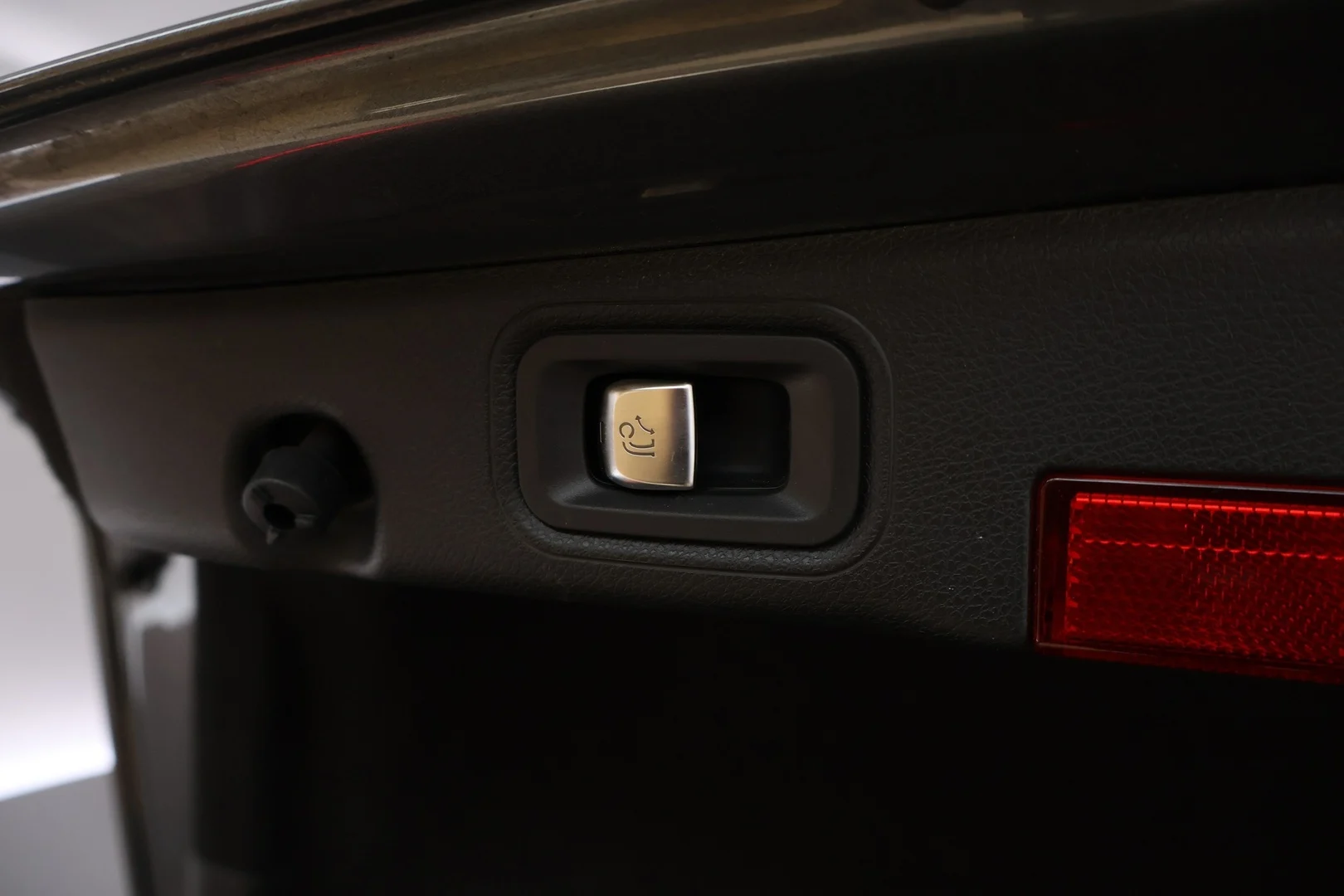 Car Image - 6dsheD4qdf7r1SccRR8xbn