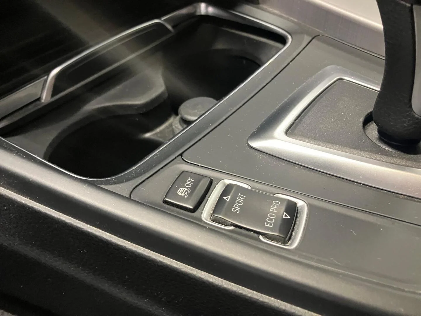 Car Image - 2m2tMUWvv7NxY3gFQp6DeA