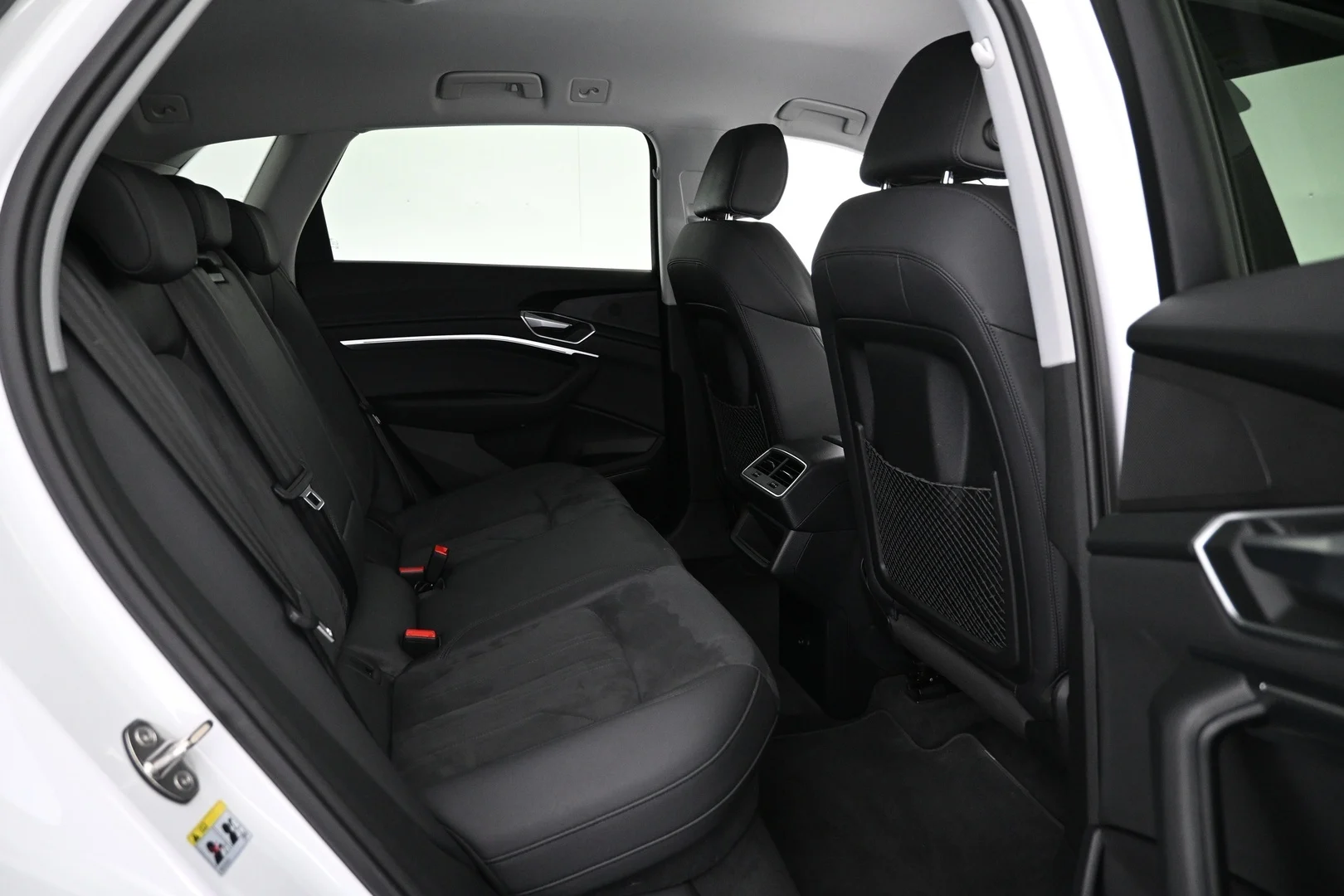 Car Image - FrliycviR5Avr3tVogbnr